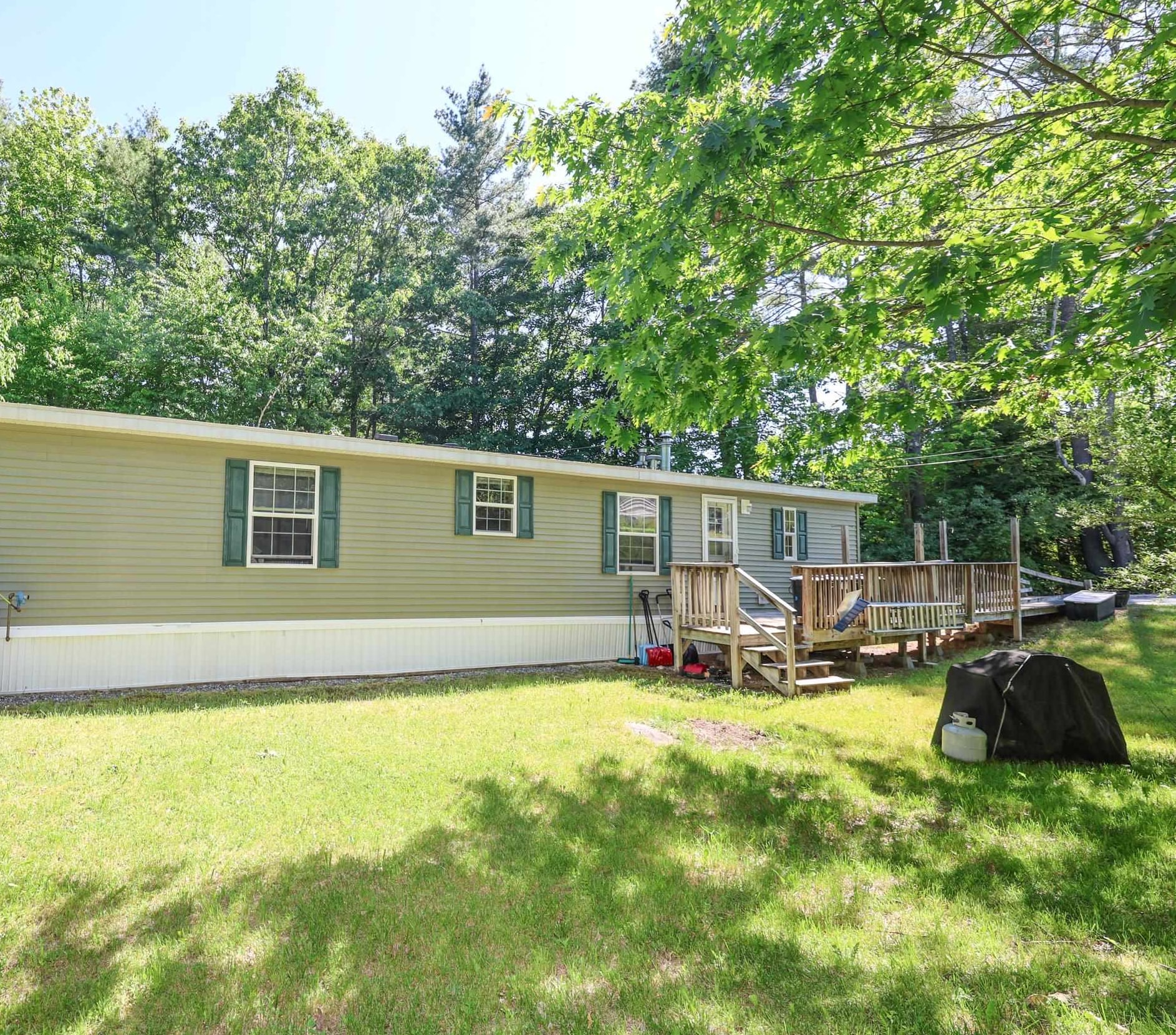 50 Hoit Mill Rd, Weare, NH 03102