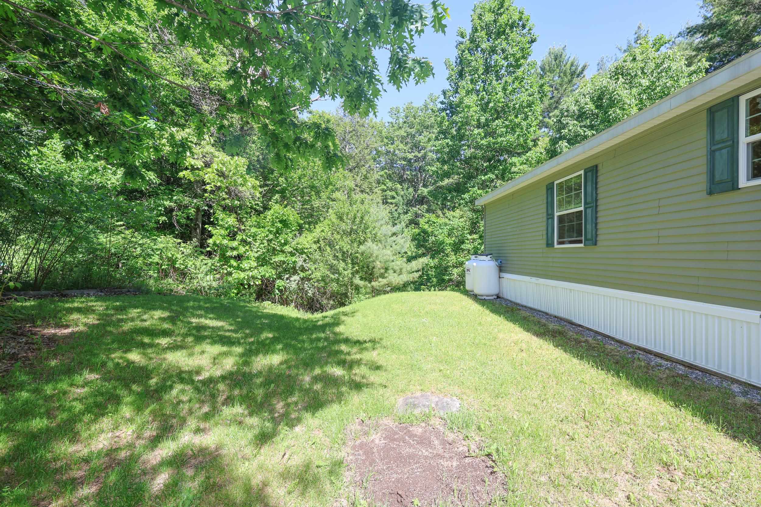 50 Hoit Mill Rd, Weare, NH 03102