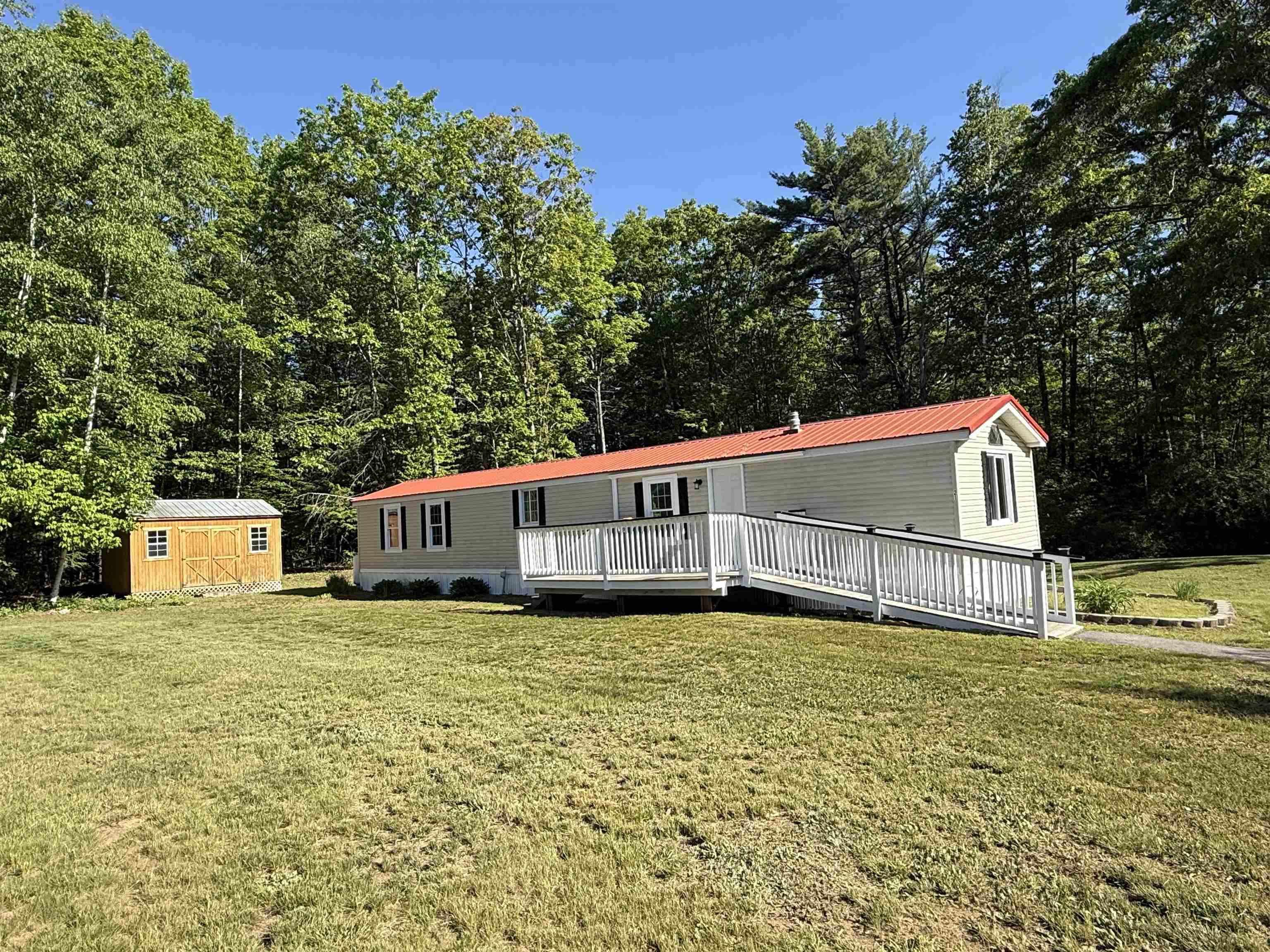 21 Valley Dr, Belmont, NH 03220
