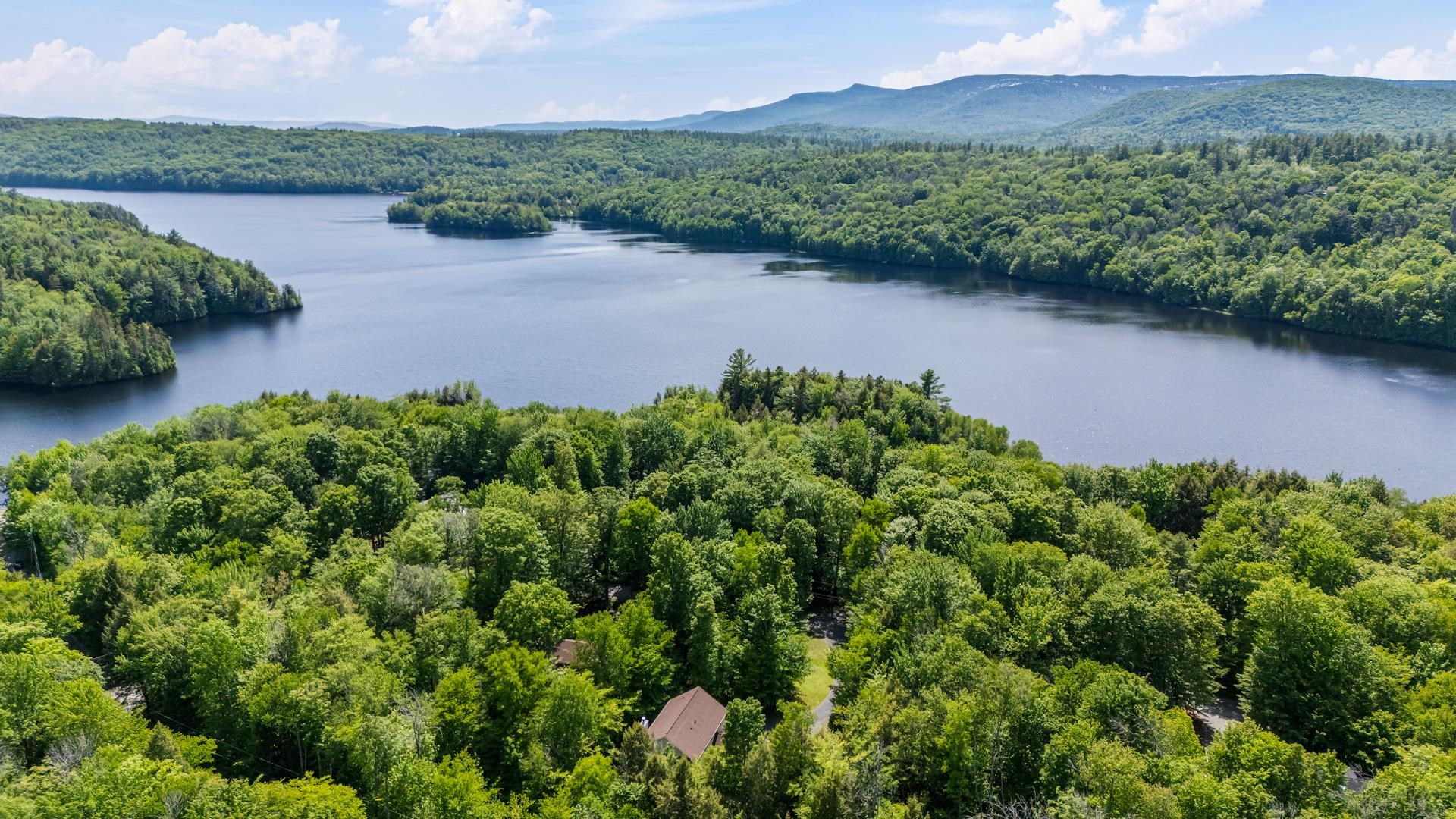 8 Sunset Walk, Enfield, NH 03748