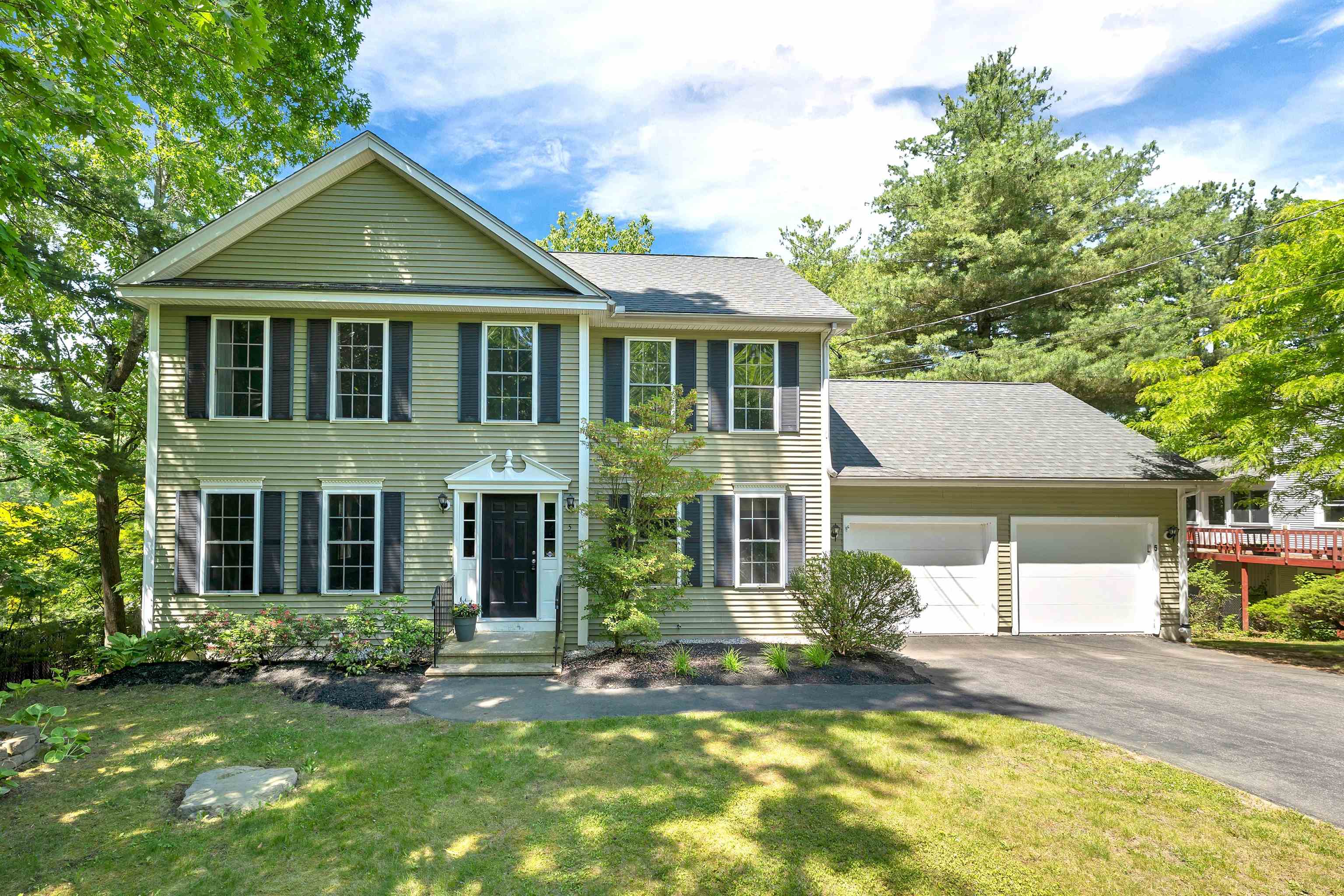 5 Boylston Ave, Nashua, NH 03064