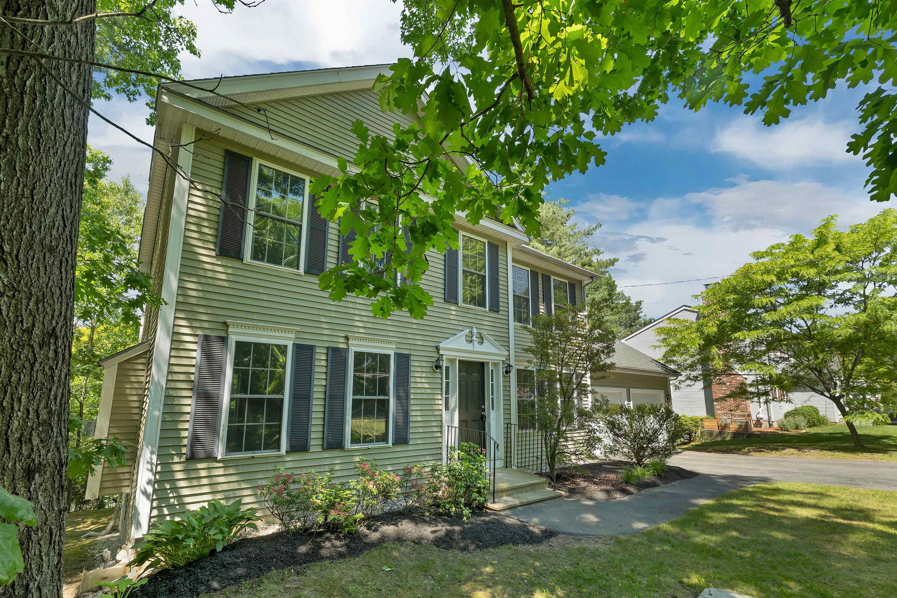 5 Boylston Ave, Nashua, NH 03064