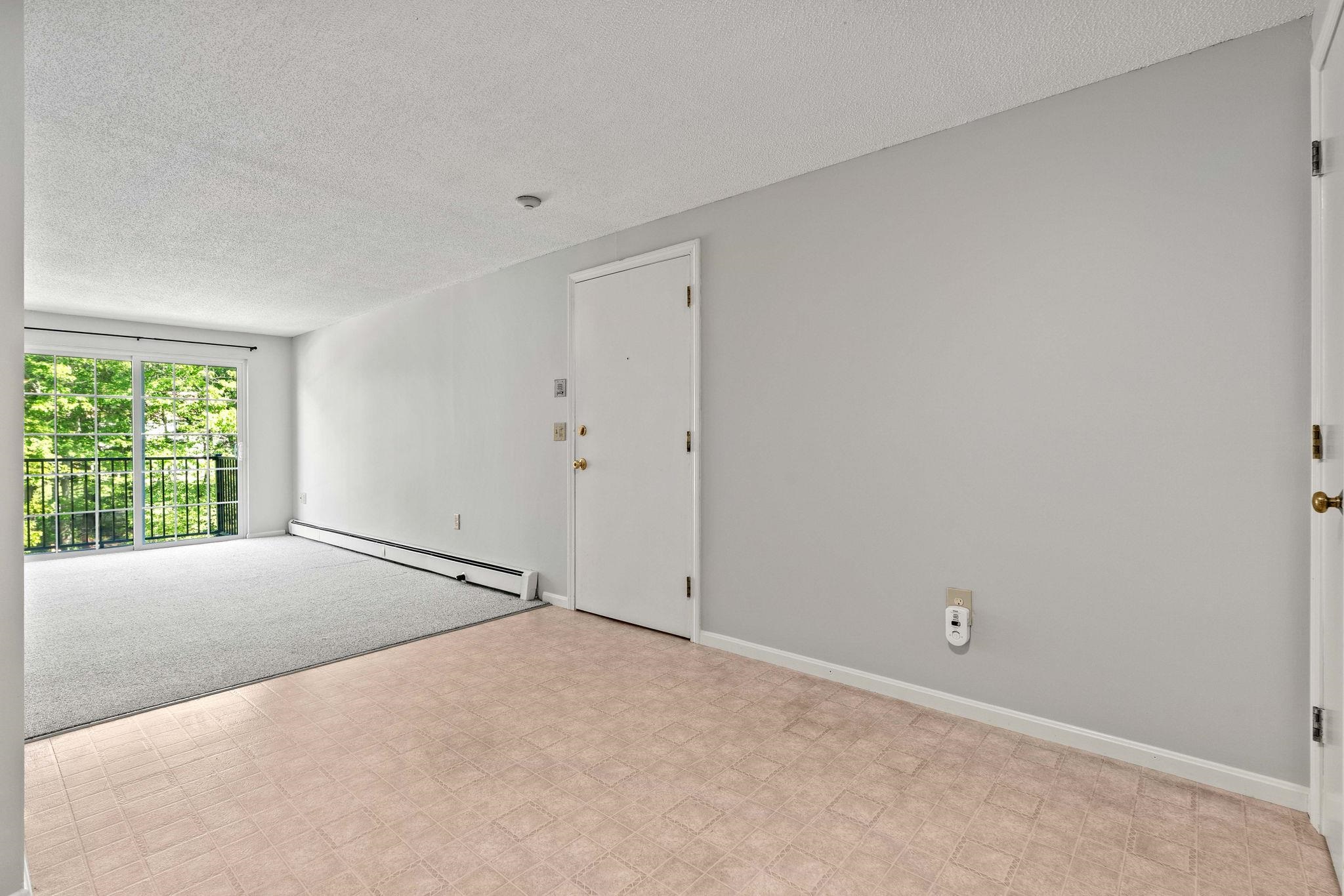 910 White Cedar Blvd, Portsmouth, NH 03801