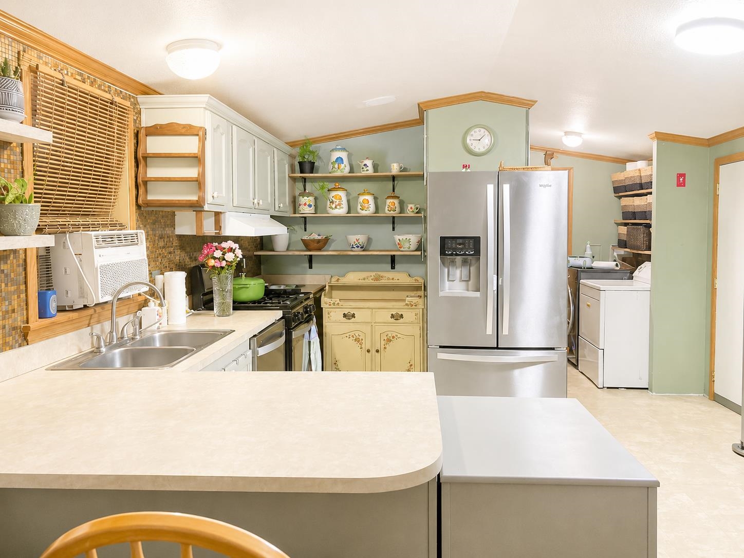 10 Hummingbird Ln, Raymond, NH 03077