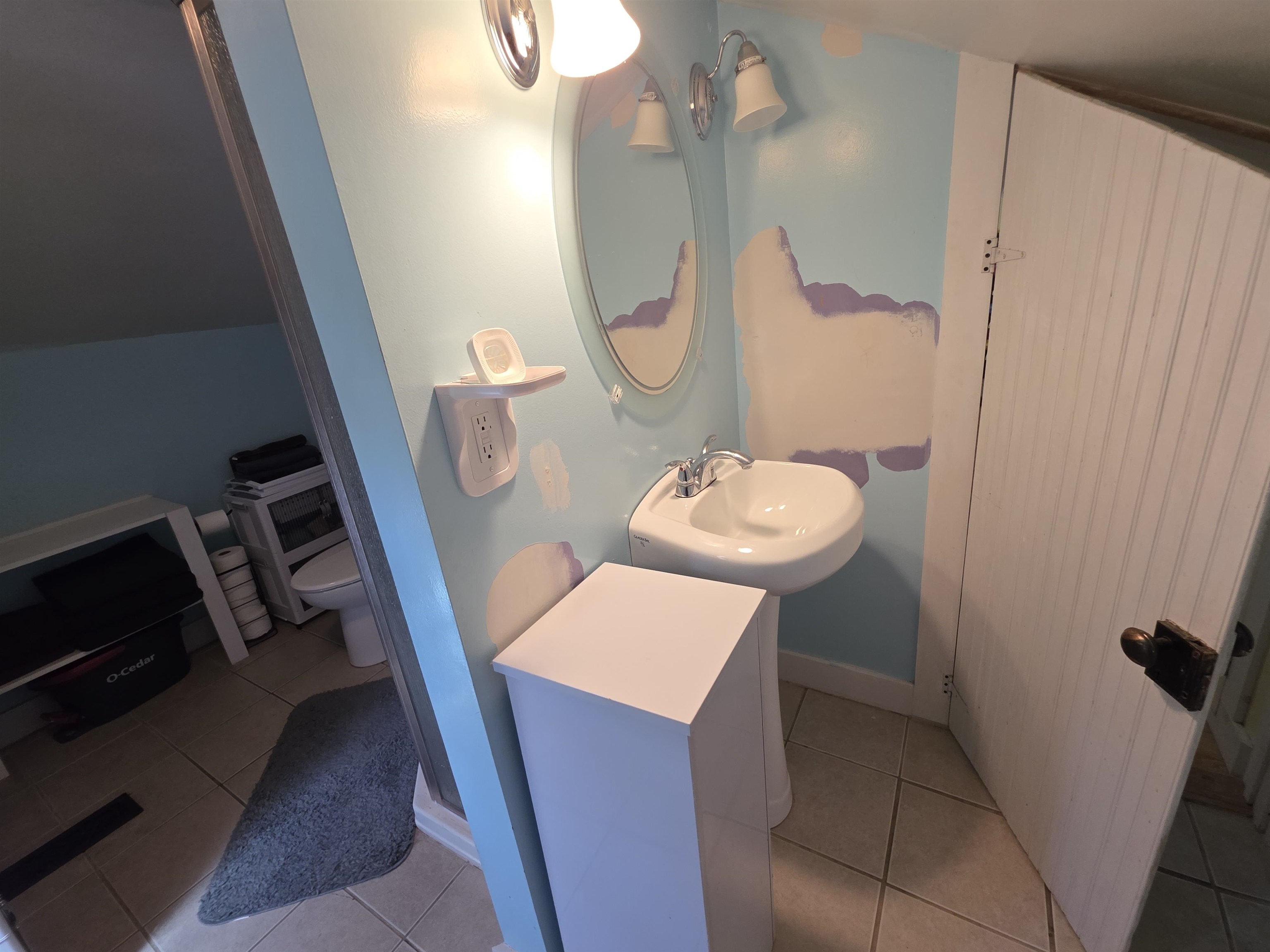 second floor bath 25476136
