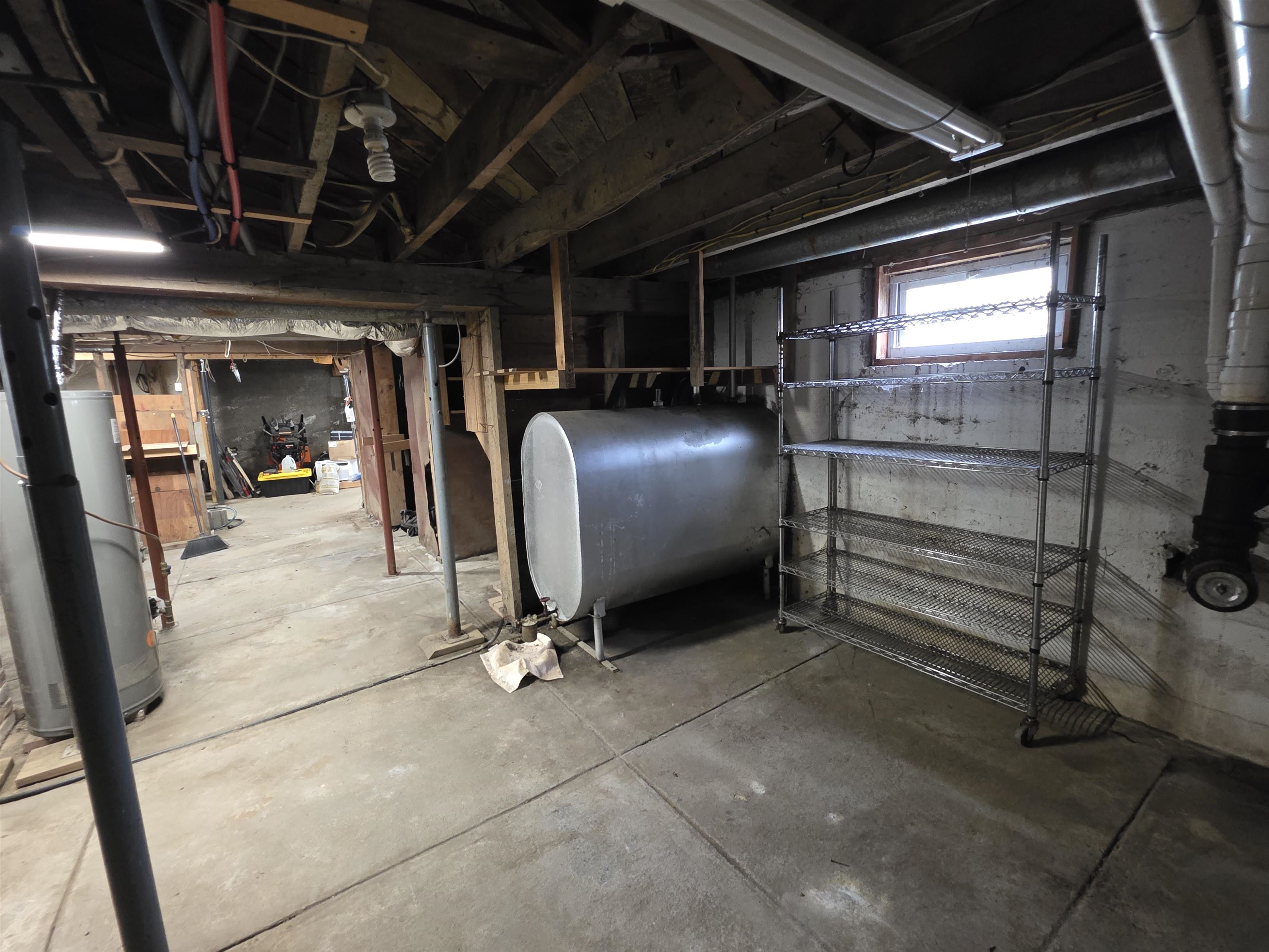 basement and oil tank 25476167