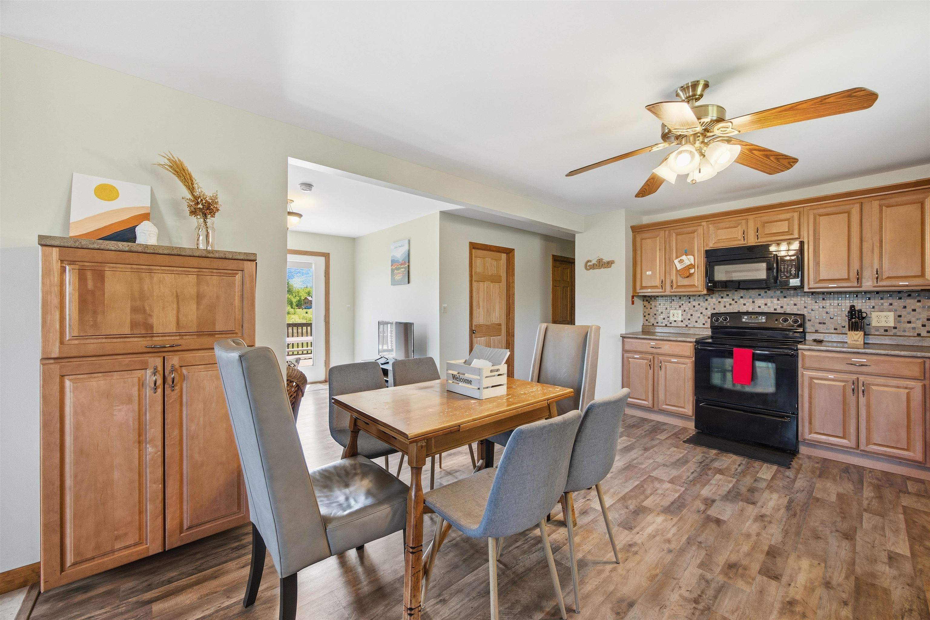 8 Israels River Rd, Jefferson, NH 03583