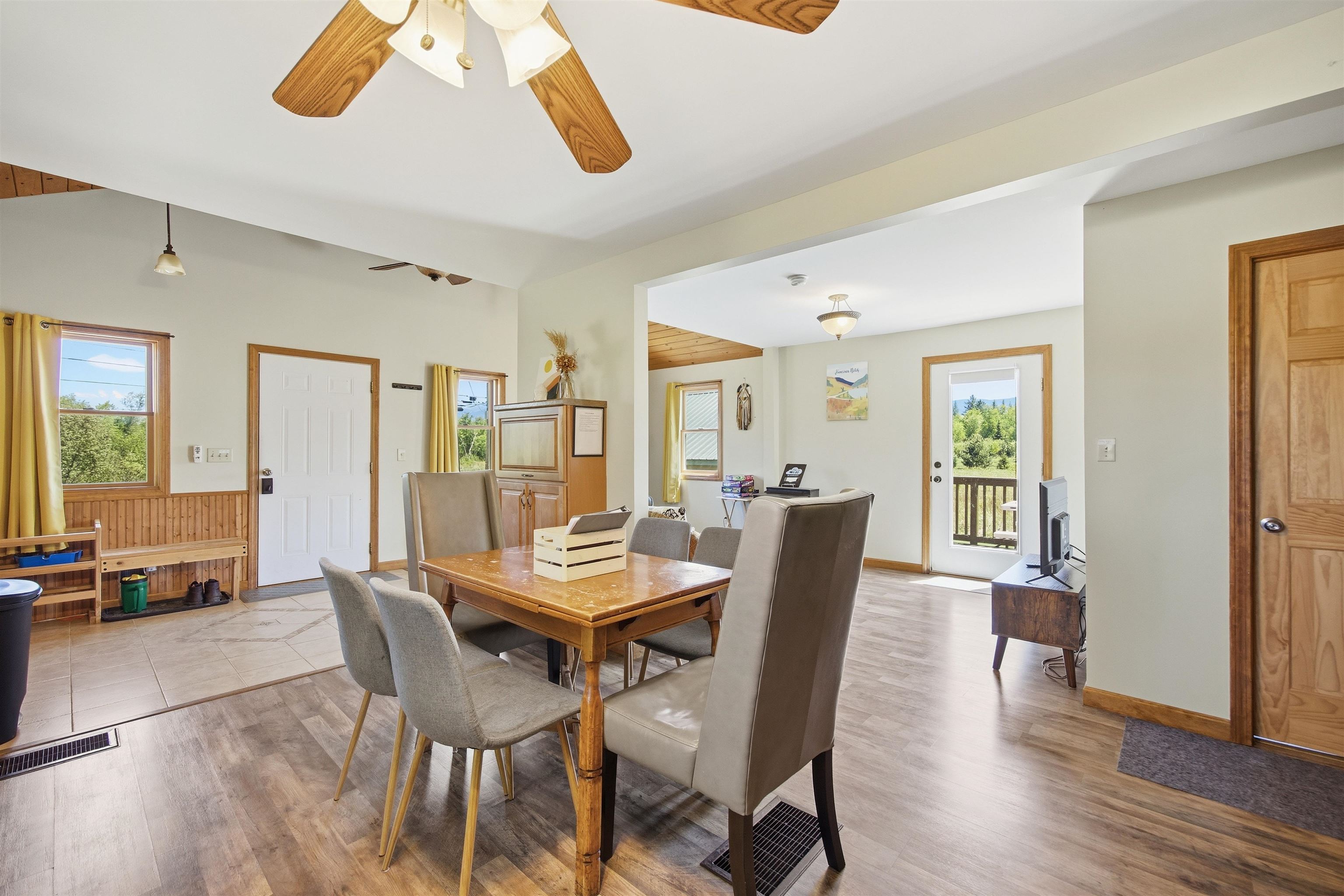 8 Israels River Rd, Jefferson, NH 03583