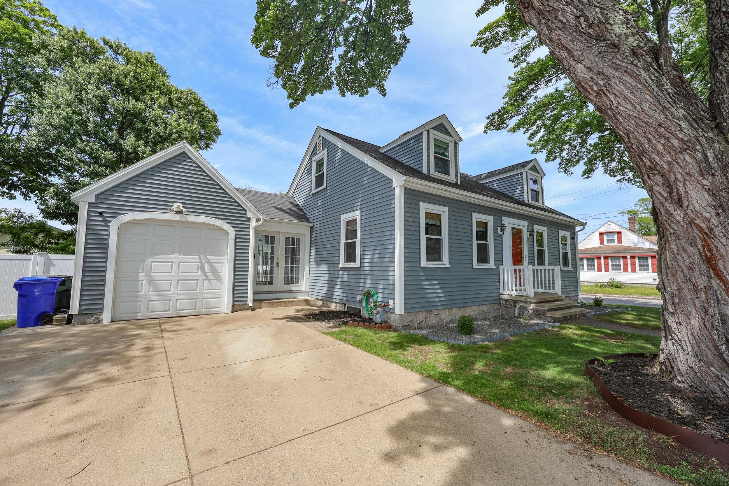 78 Candia Rd, Manchester, NH 03109
