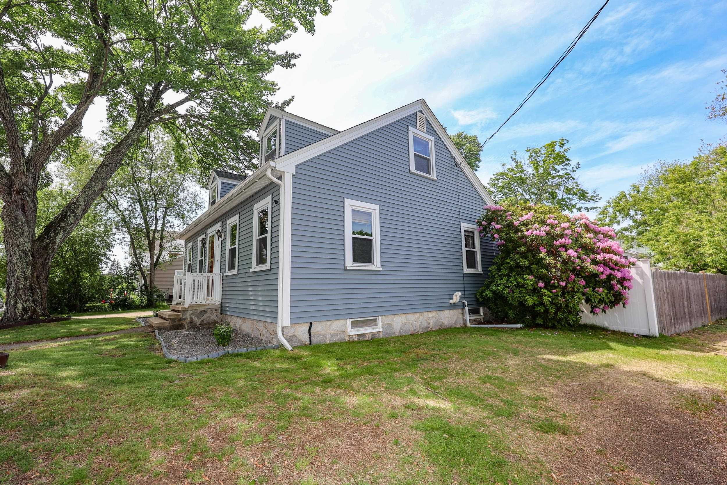 78 Candia Rd, Manchester, NH 03109
