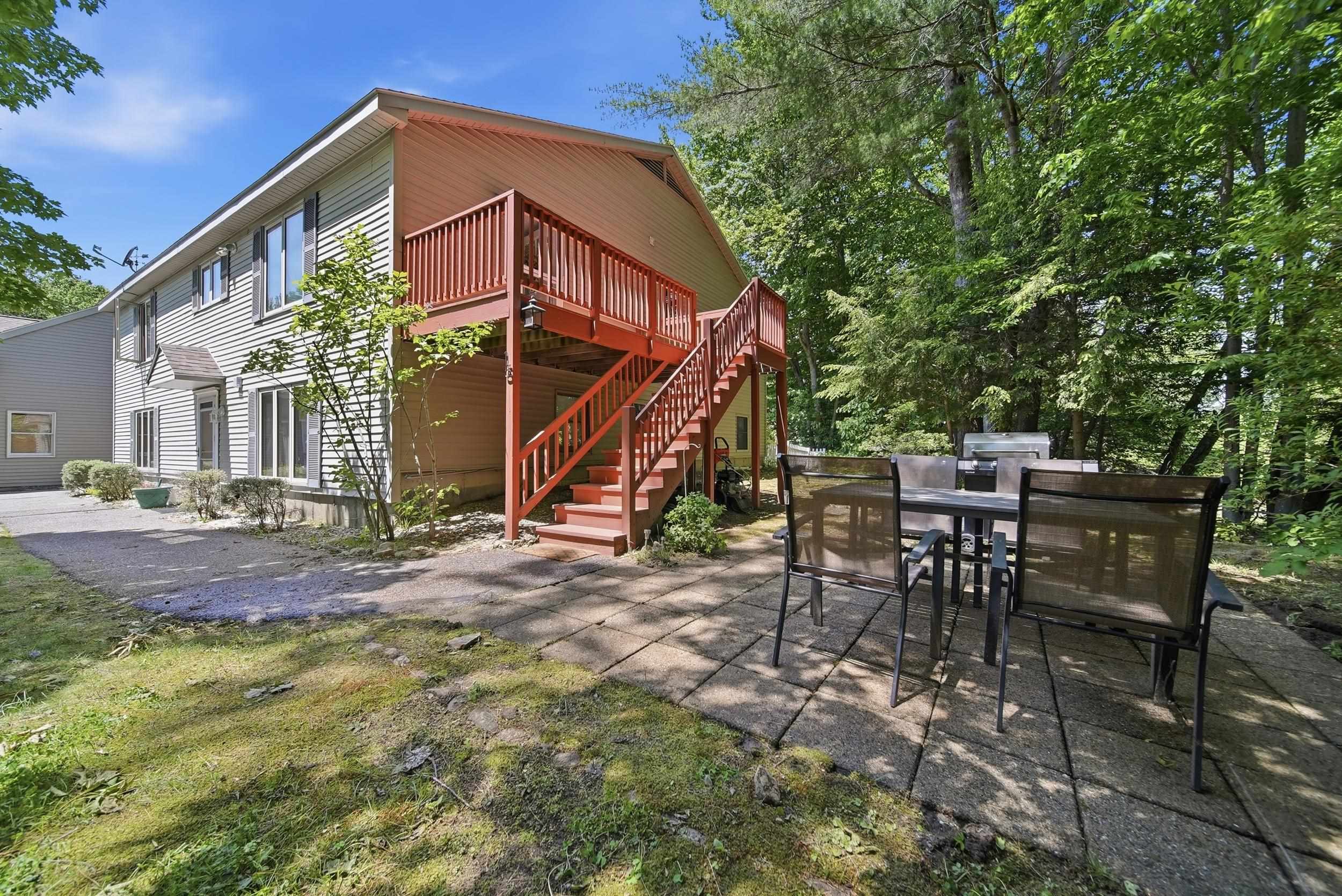 31 Henderson Road — photo 1