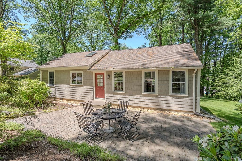 31 Lake View Dr, Strafford, NH 03884