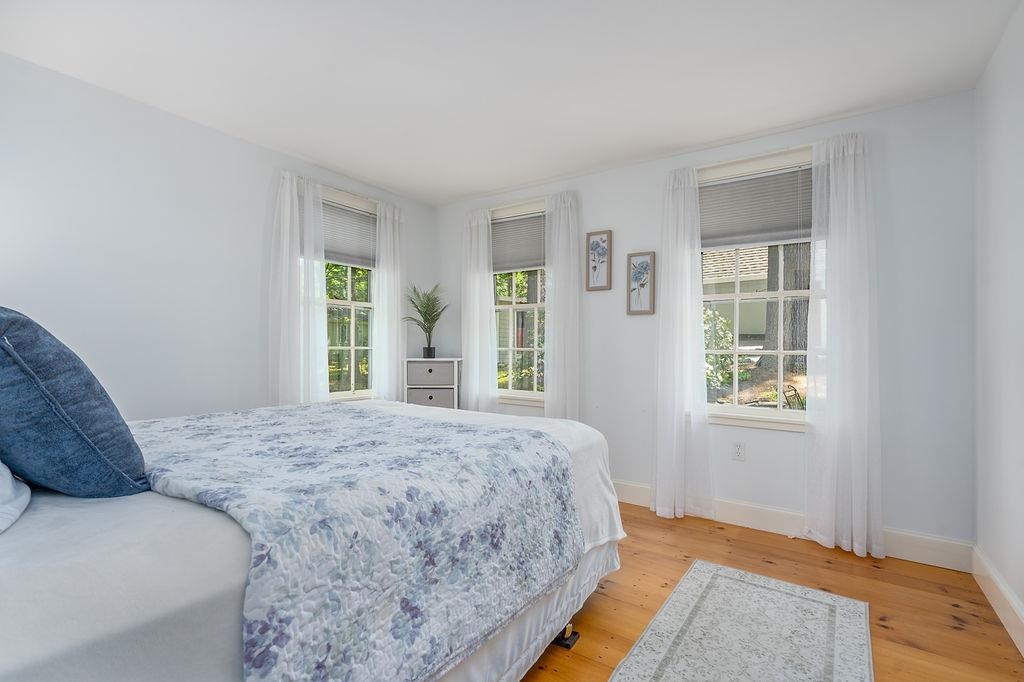 31 Lake View Dr, Strafford, NH 03884