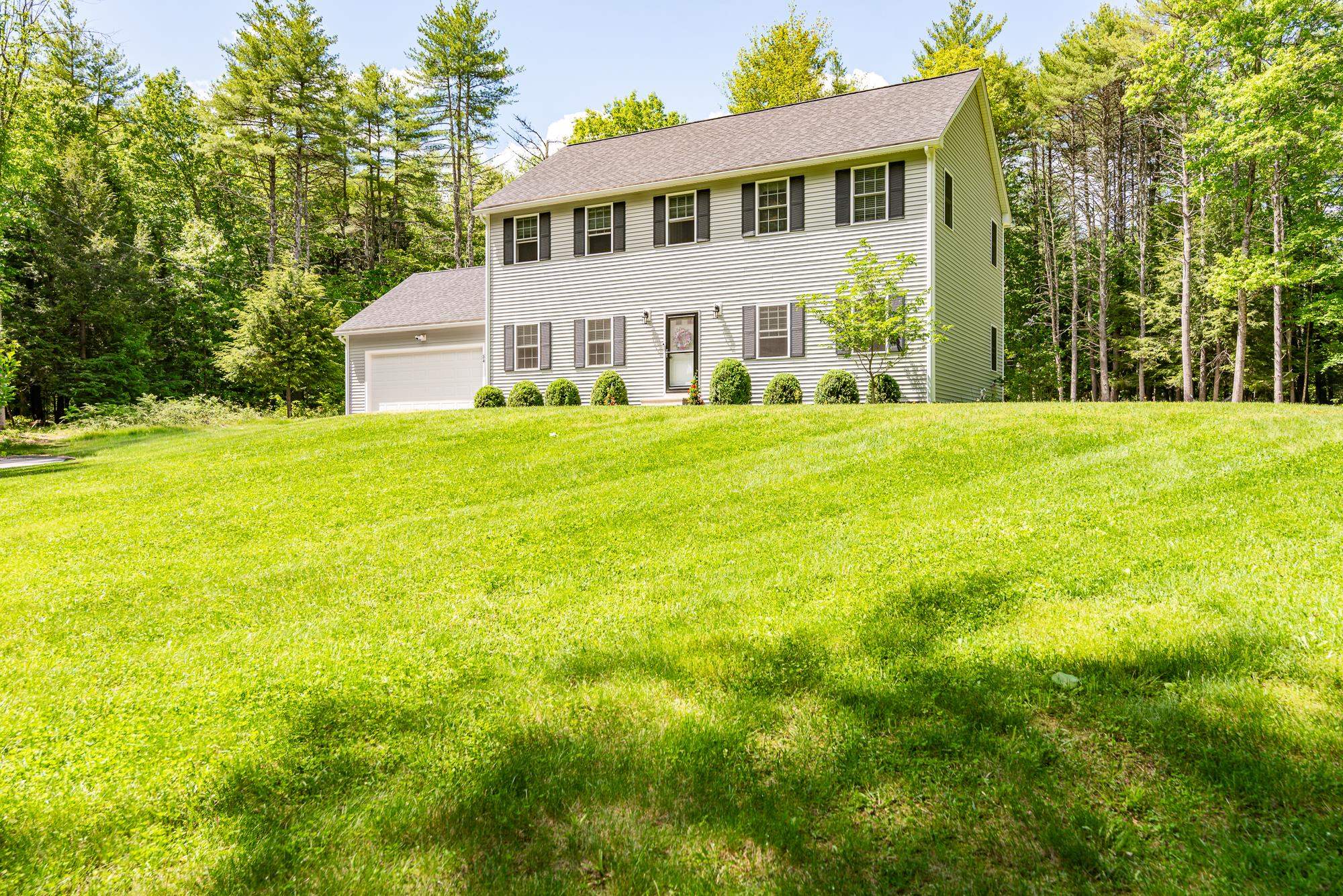 84 Osprey Ln, Lee, NH 03861