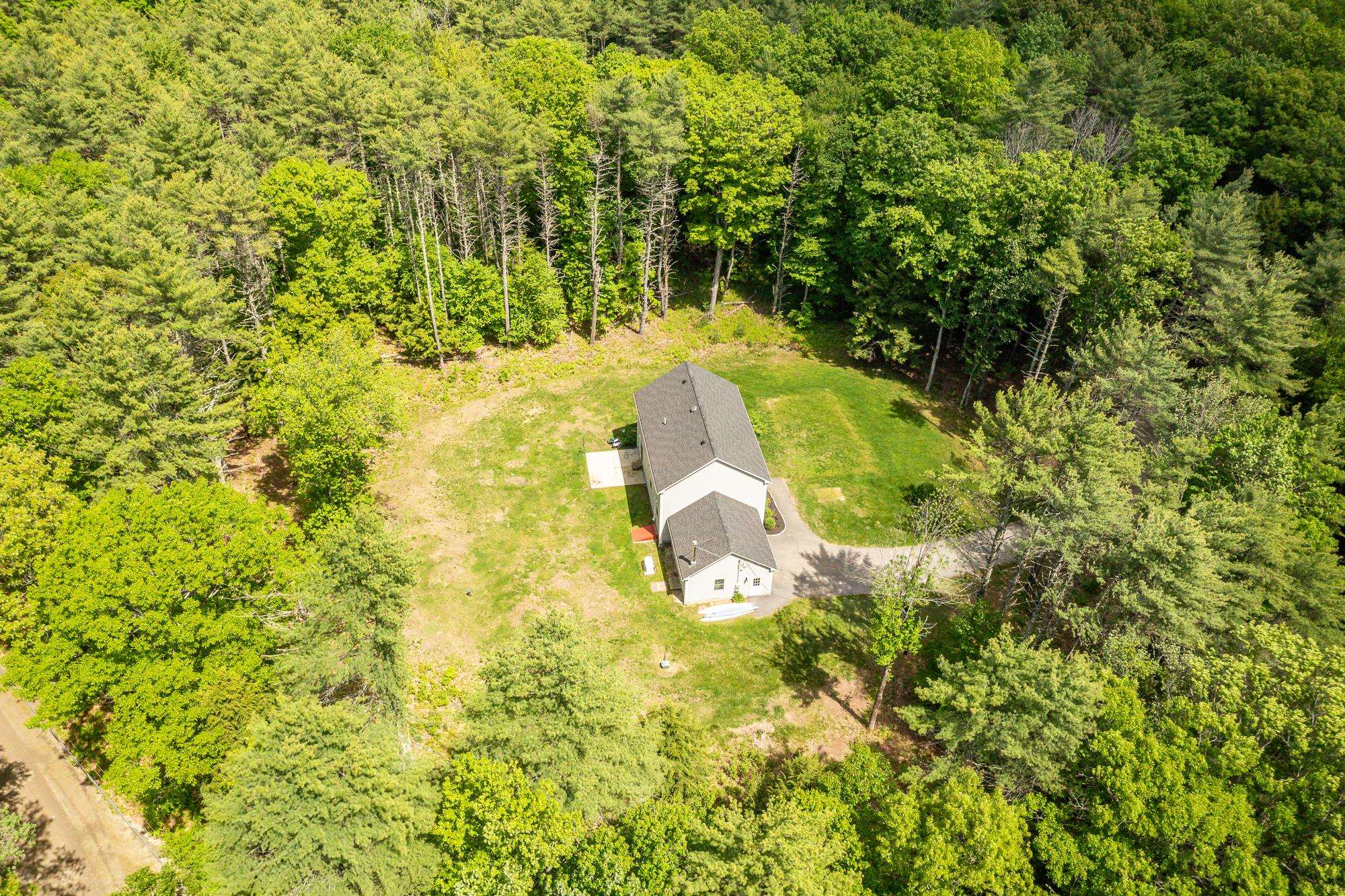 84 Osprey Ln, Lee, NH 03861