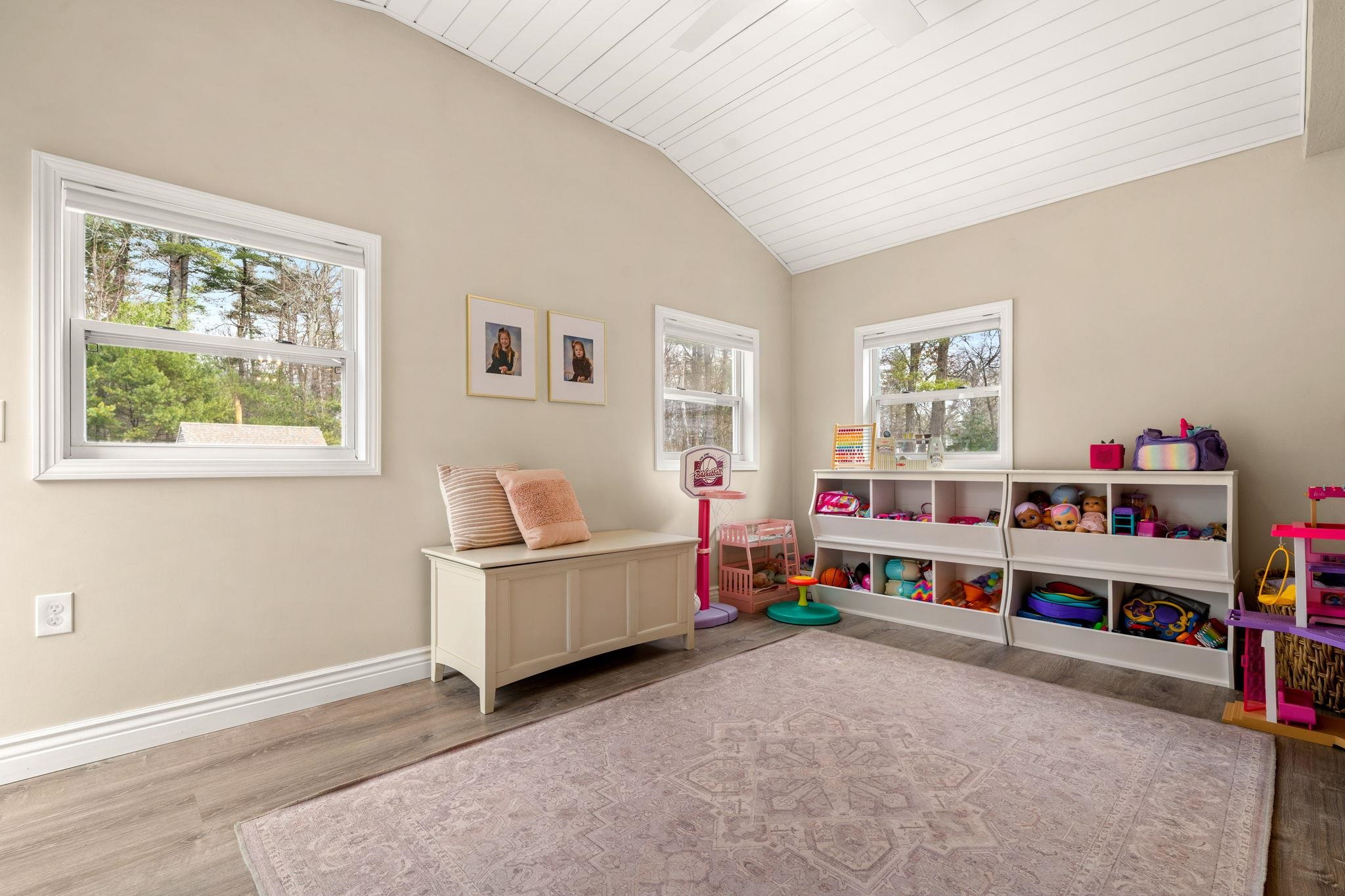 5 Falcon Dr, Pelham, NH 03076