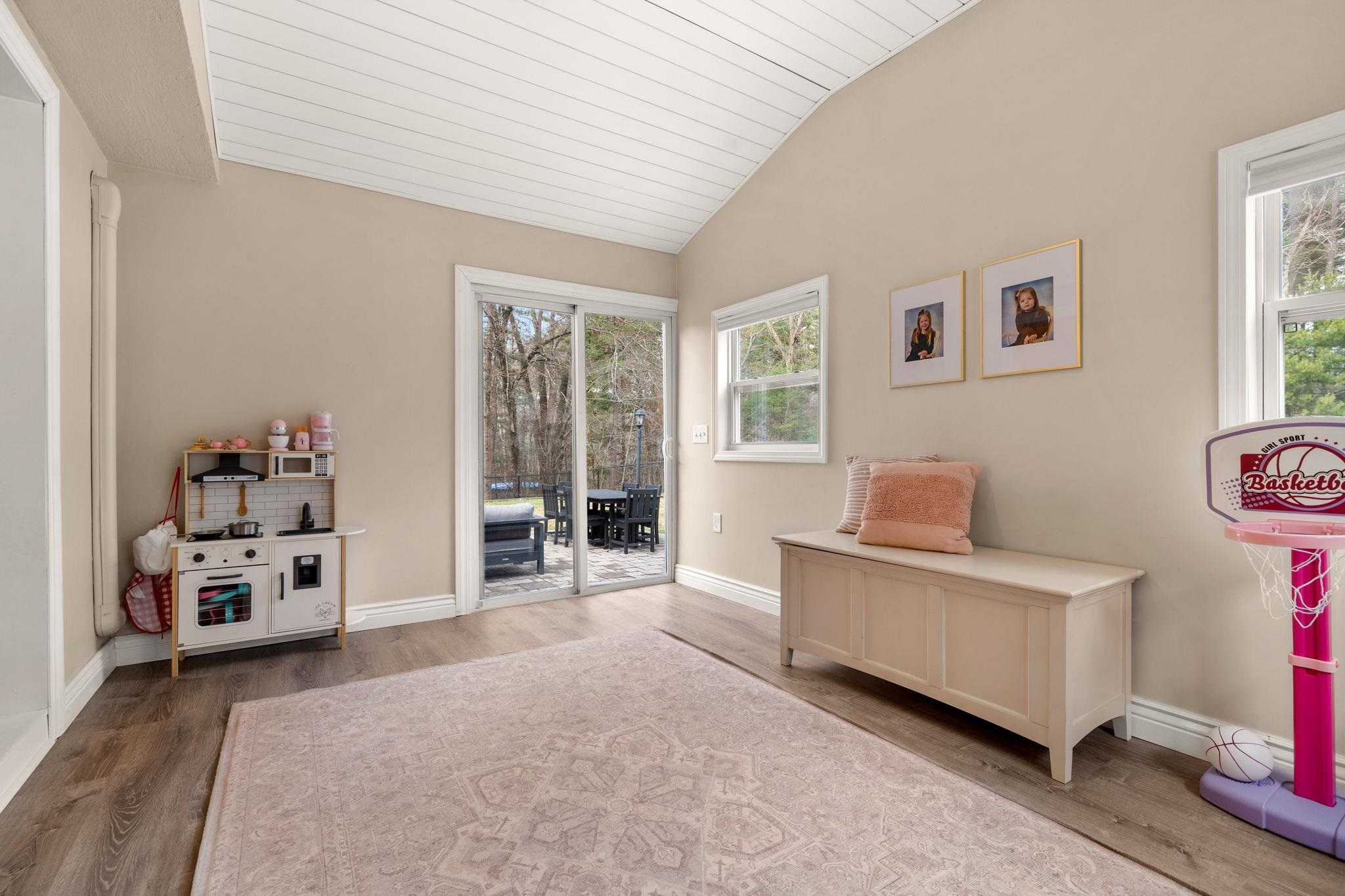 5 Falcon Dr, Pelham, NH 03076