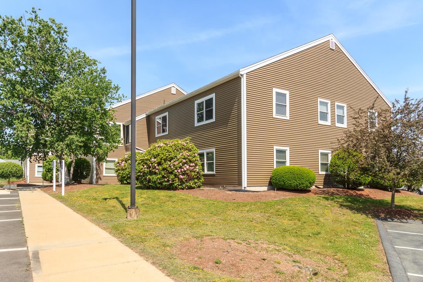45 Stiles Rd #206, Salem, NH 03079