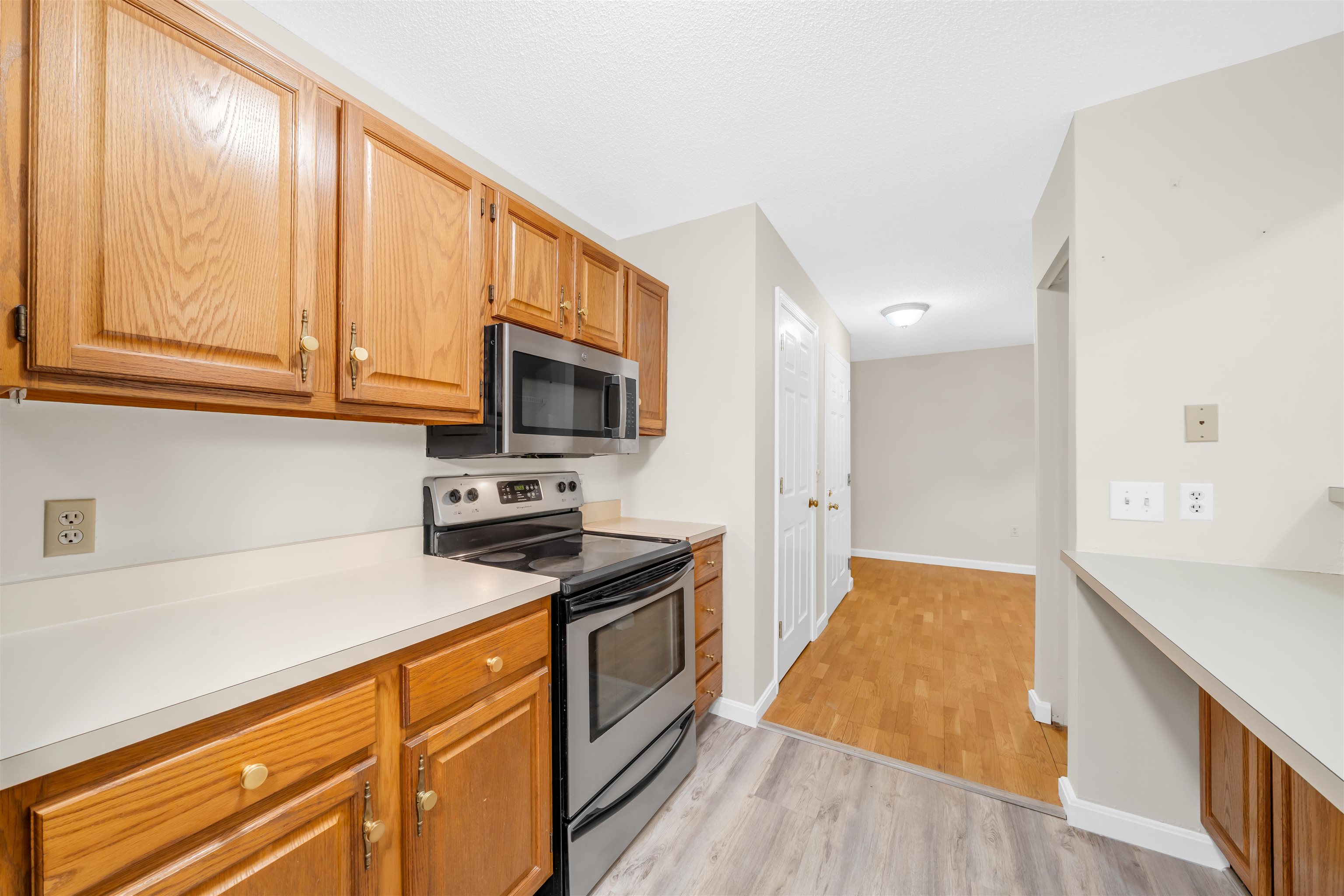 3 Bartemus Trl #202, Nashua, NH 03063