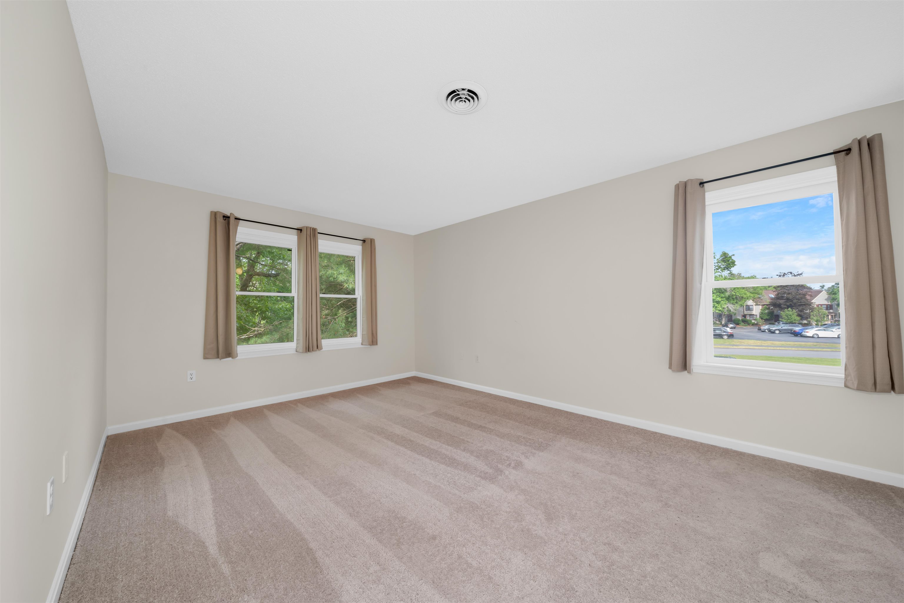 3 Bartemus Trl #202, Nashua, NH 03063