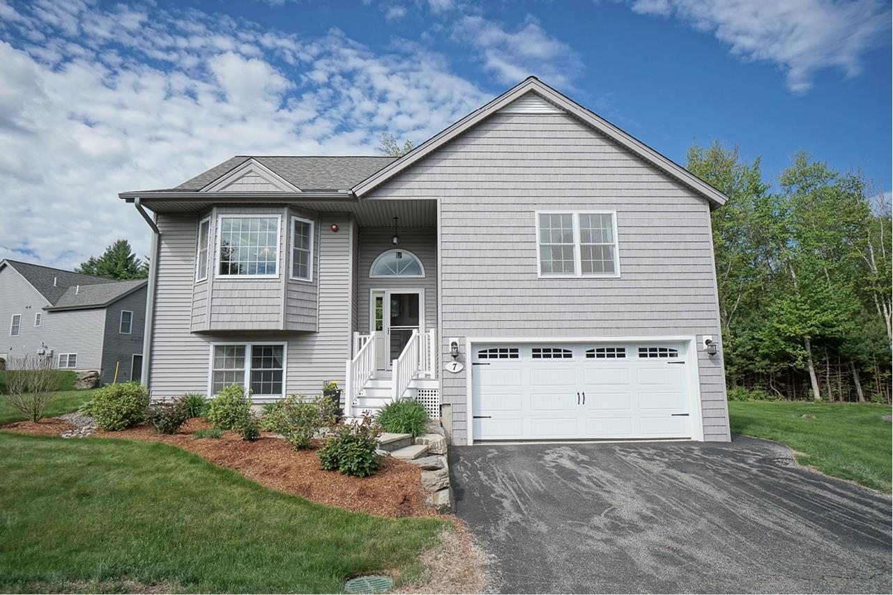 7 Northfield Rd, Atkinson, NH 03811