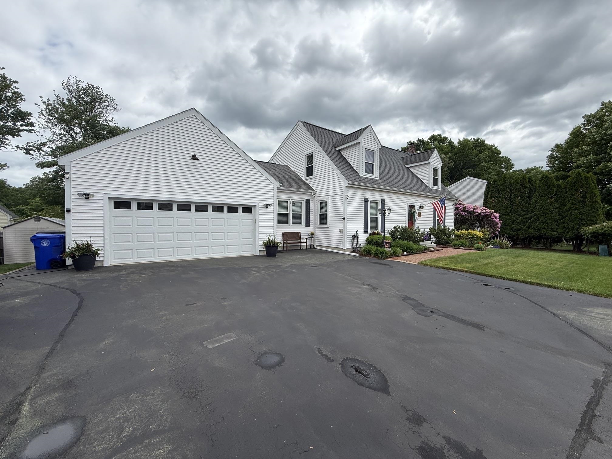 176 Stanton St, Manchester, NH 03103
