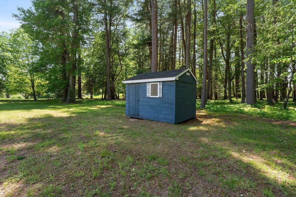 66 Post Rd, North Hampton, NH 03862