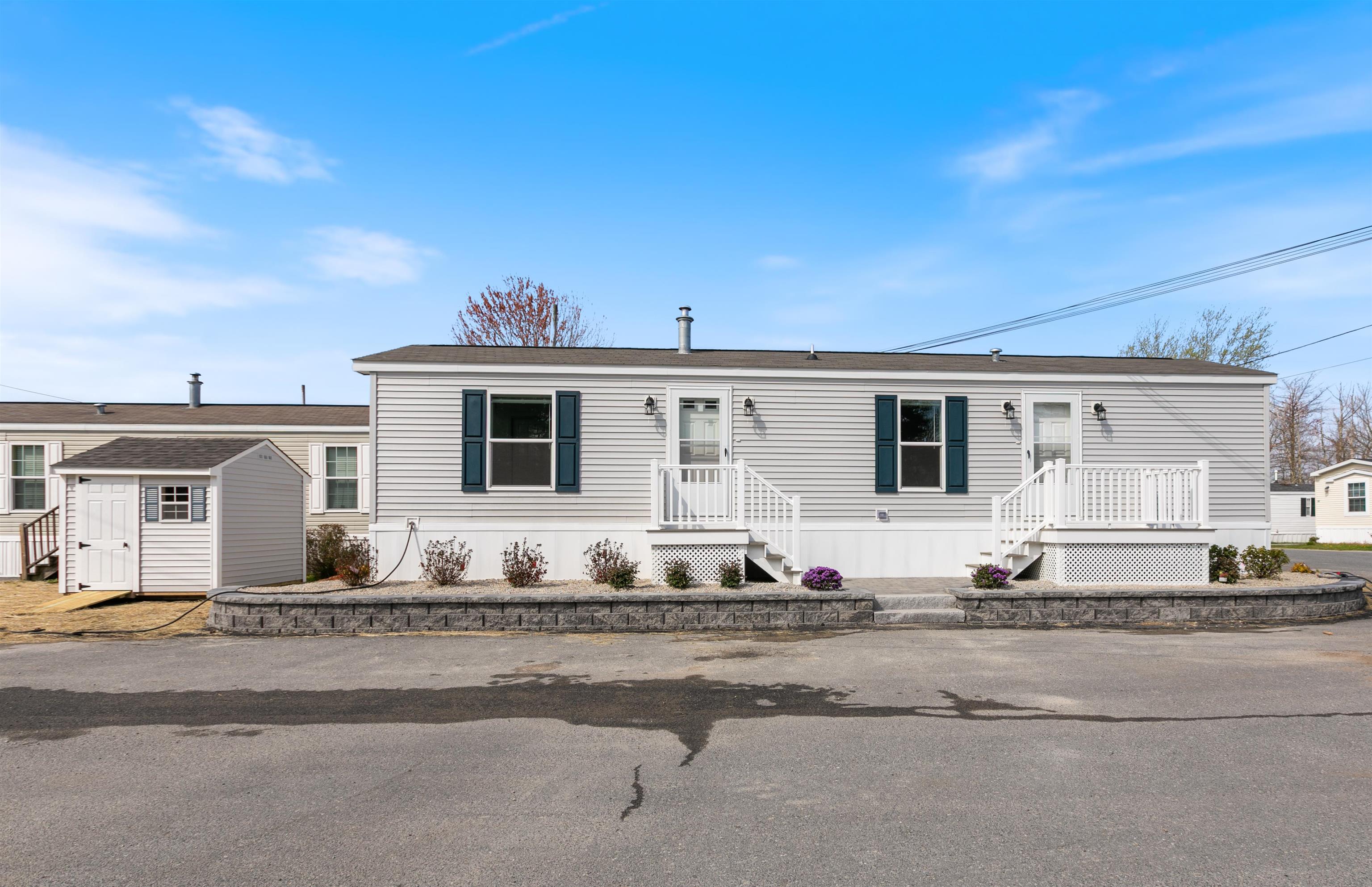 46 Brookwood Dr, Salem, NH 03079