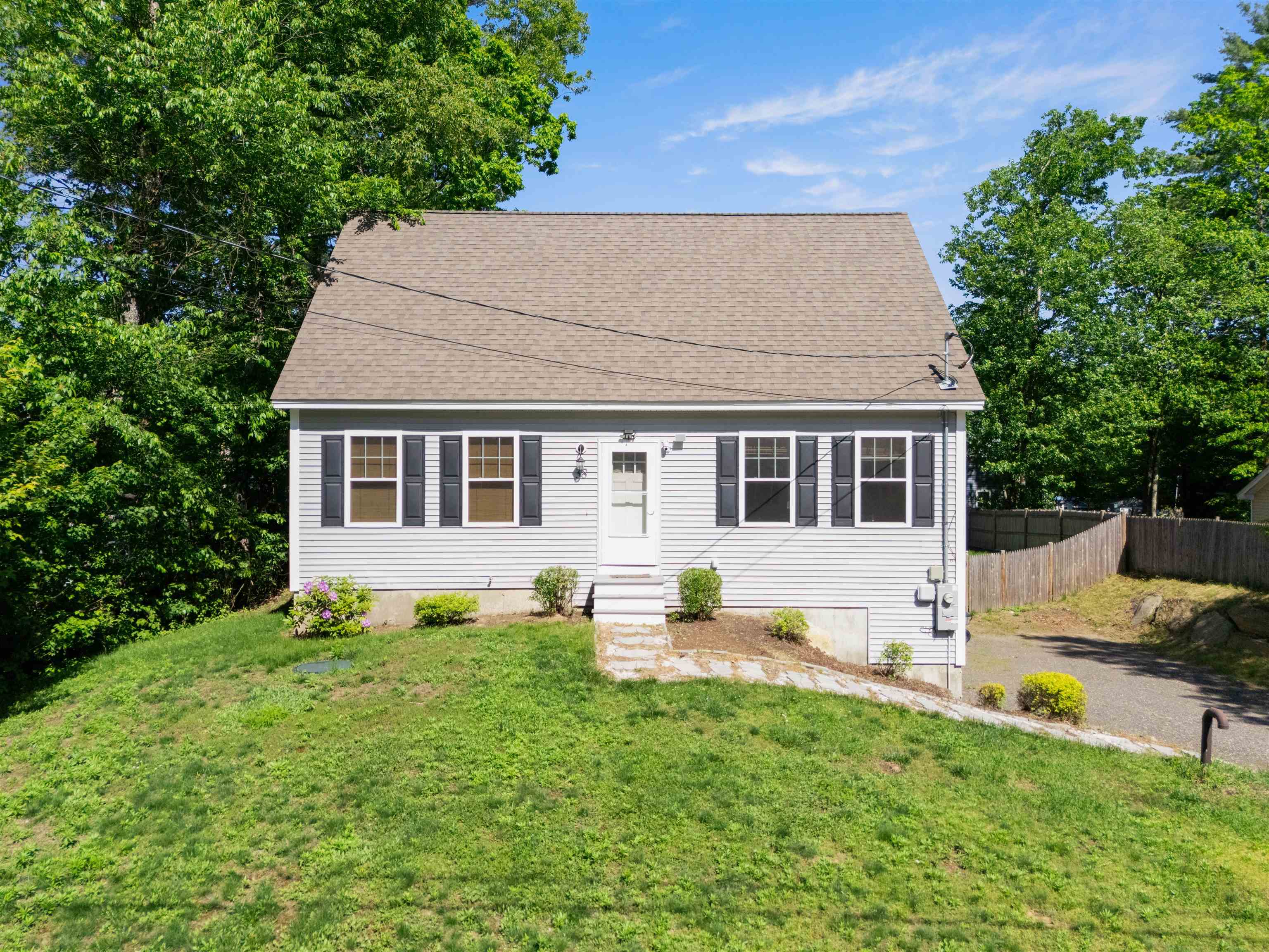 38 Regina Ave, Raymond, NH 03077