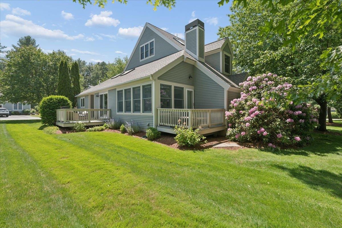 110 Hawthorne Village Rd, Nashua, NH 03062