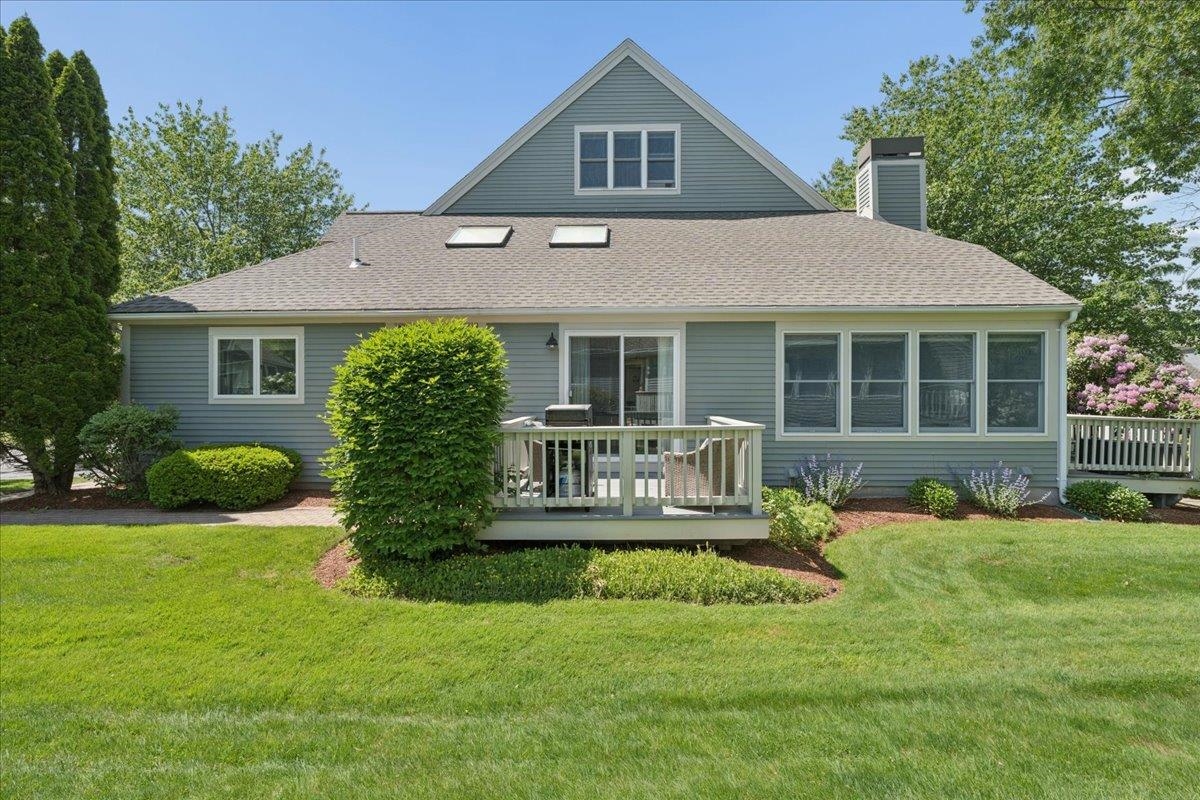 110 Hawthorne Village Rd, Nashua, NH 03062