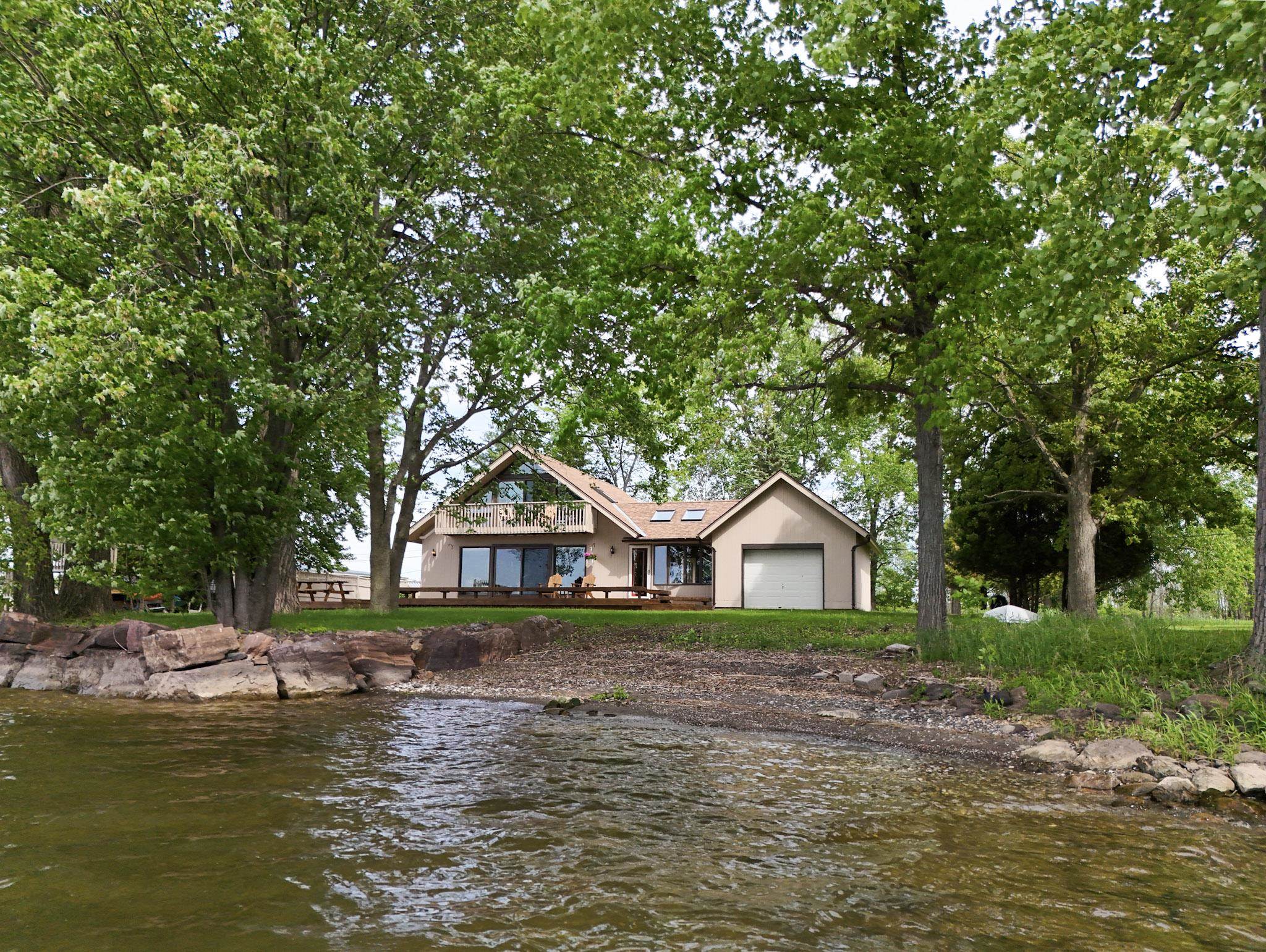 325 Oakridge Lane