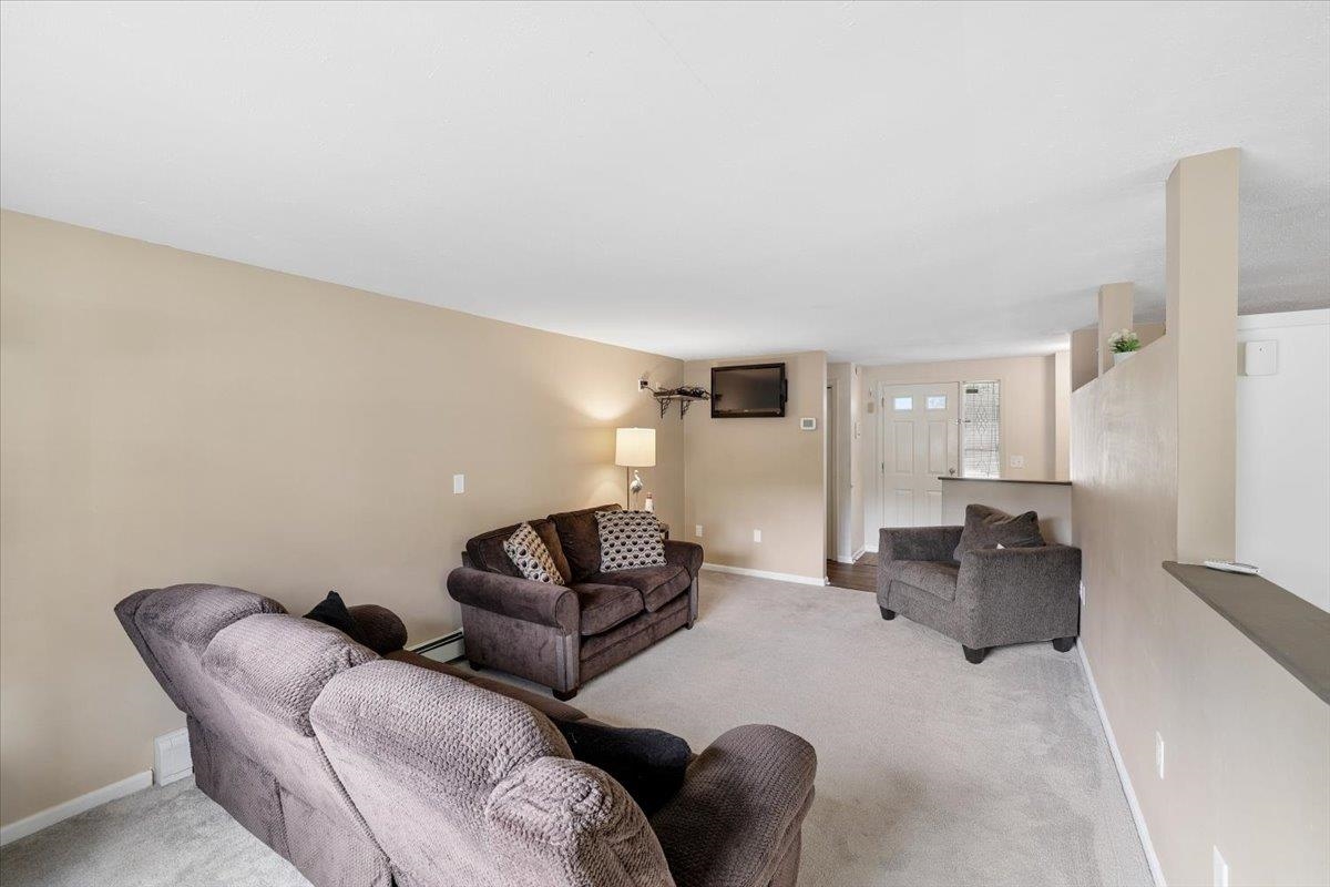 10 Cardinal Ct #10, Merrimack, NH 03054