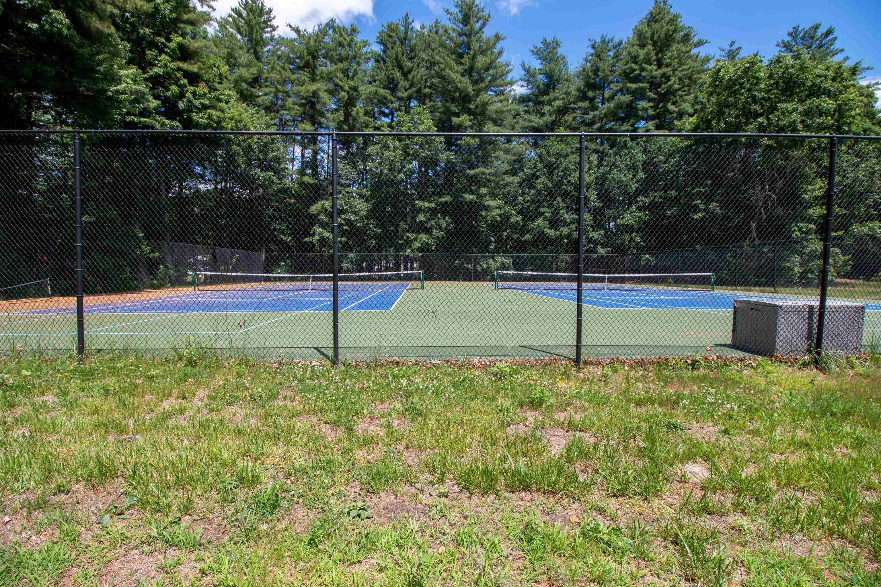 10 Cardinal Ct #10, Merrimack, NH 03054