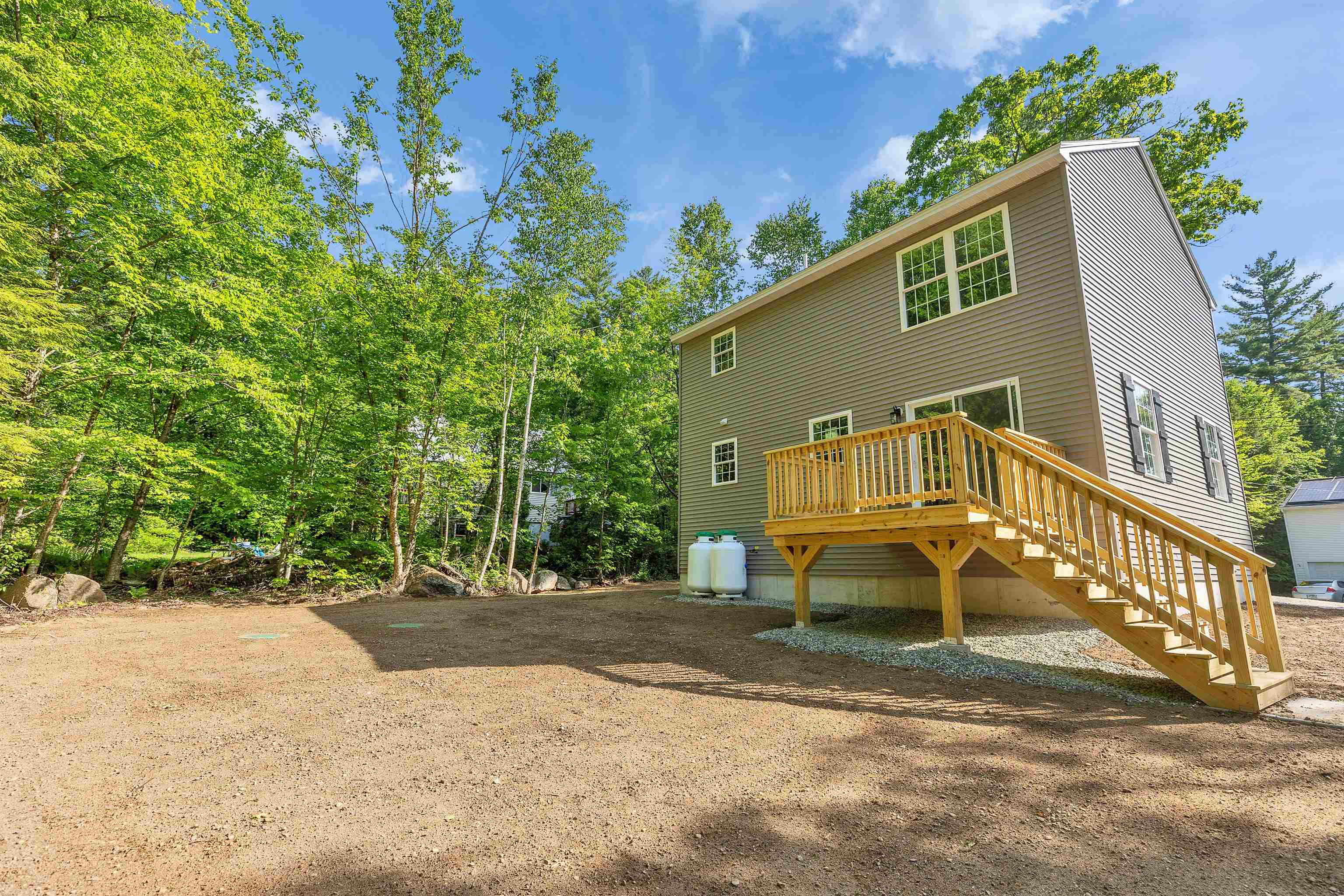 32 Deerpoint Dr, Hillsborough, NH 03244