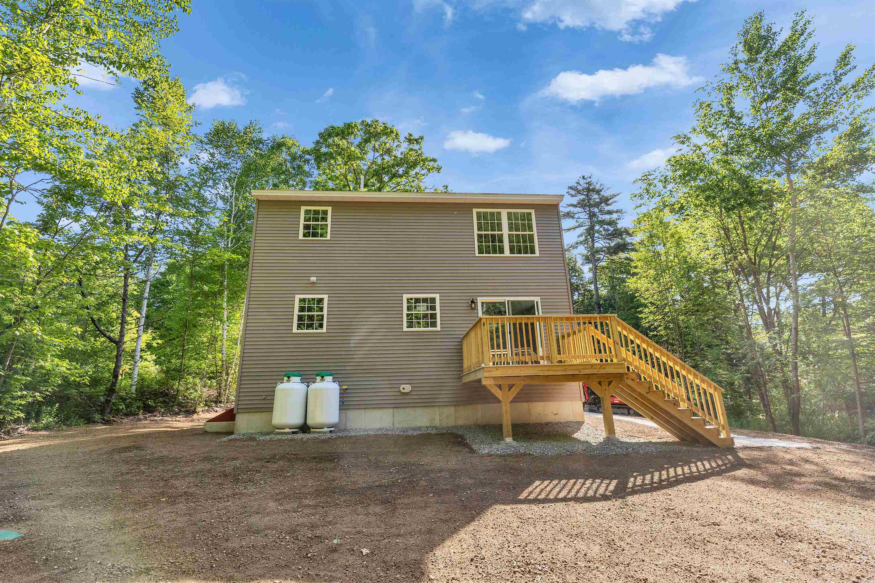 32 Deerpoint Dr, Hillsborough, NH 03244