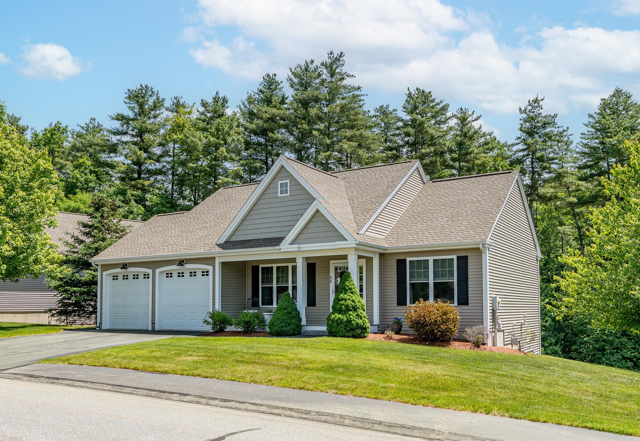 Nashua NH&nbsp;Condo for sale $$549,900 $497 per sq.ft.