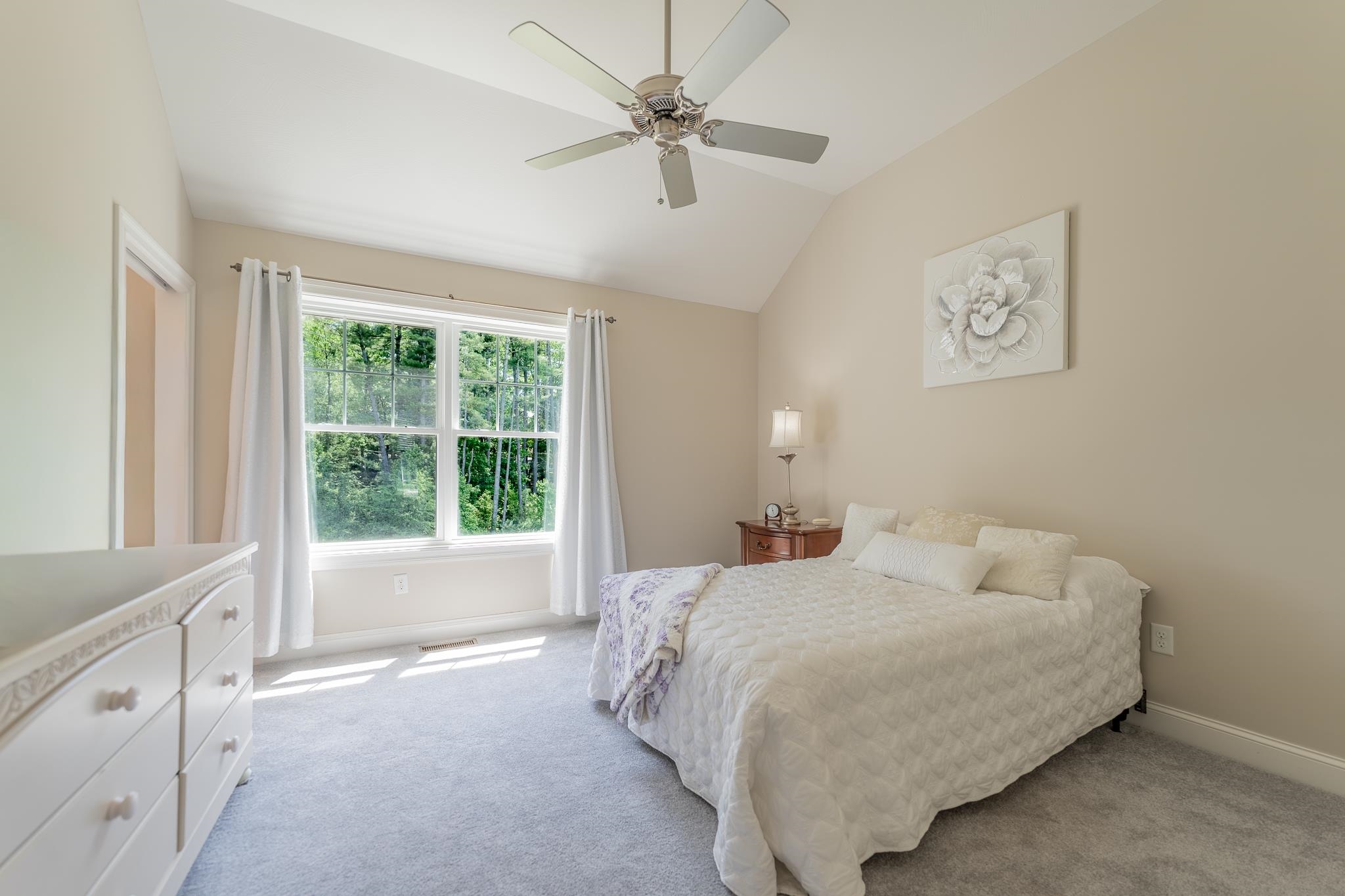 10 Furnival Rd, Nashua, NH 03064