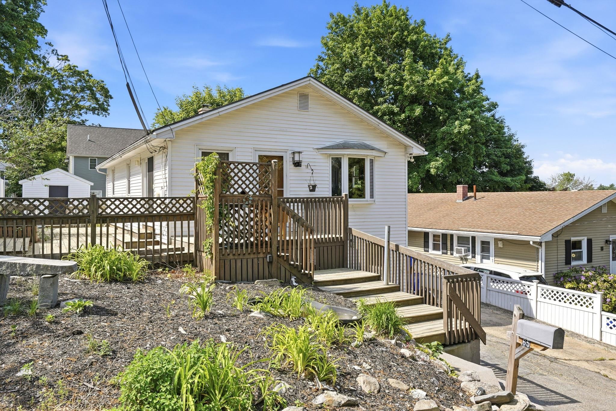 65 Garfield St, Manchester, NH 03103