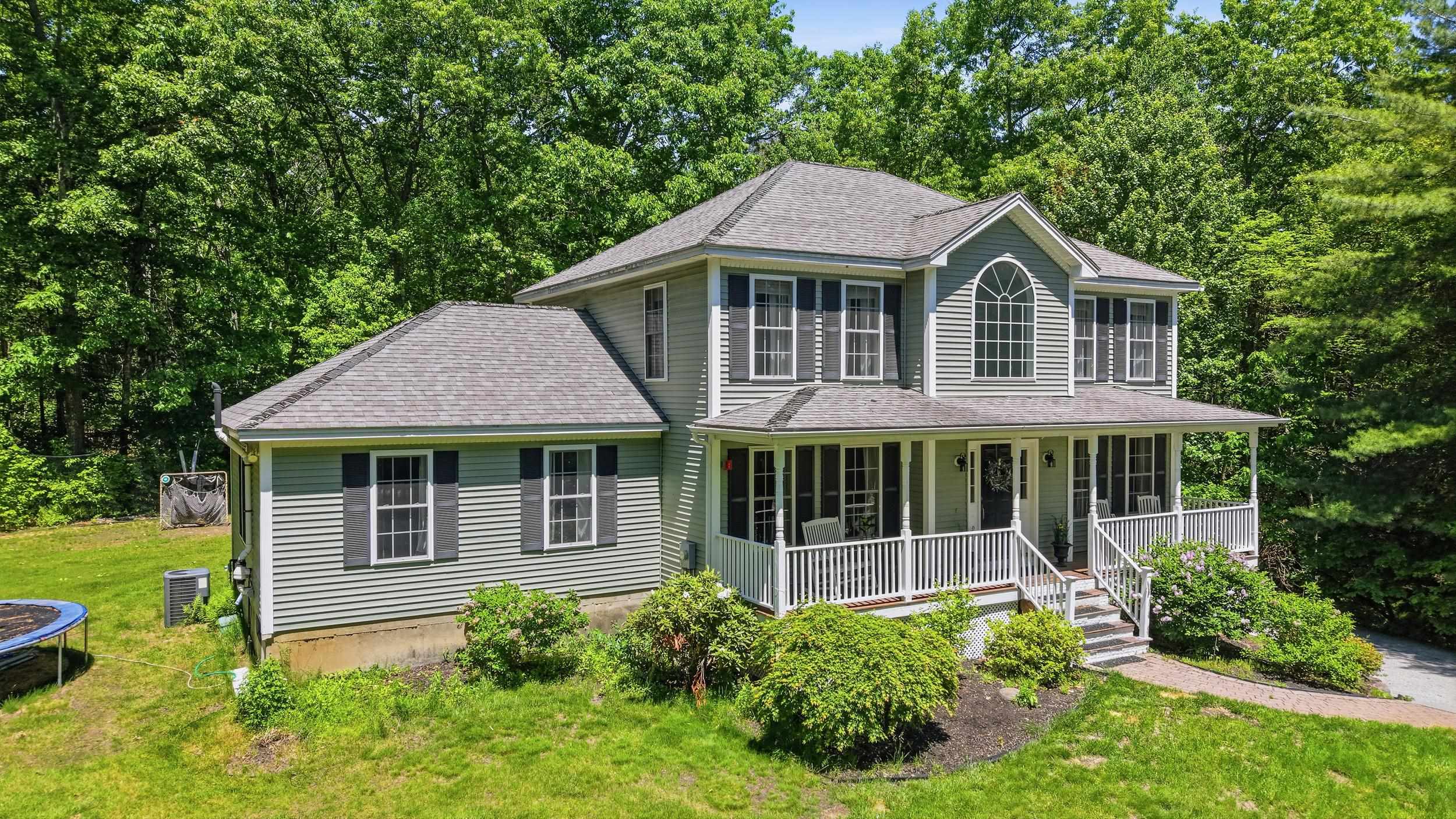 24 Gardensong Dr, Hooksett, NH 03106