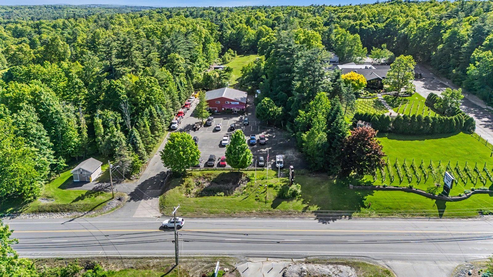 203 Rockingham Rd, Derry, NH 03038