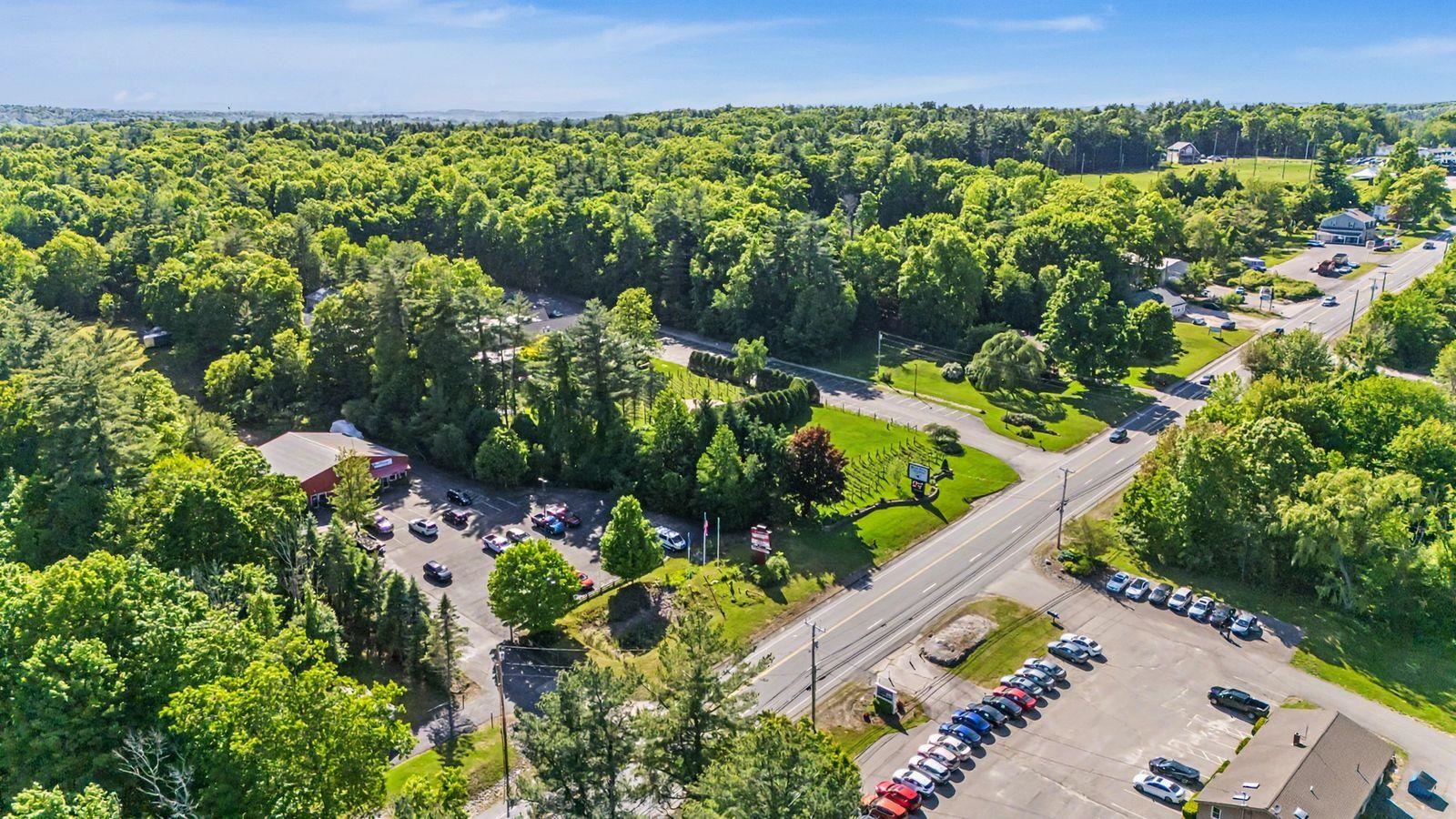 203 Rockingham Rd, Derry, NH 03038