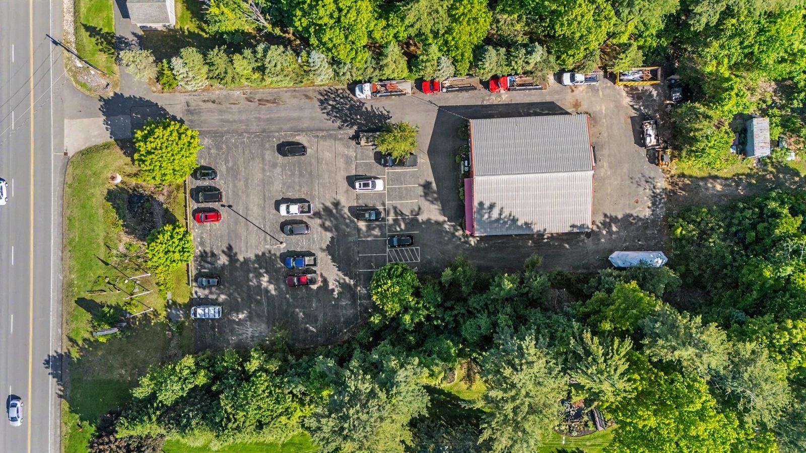 203 Rockingham Rd, Derry, NH 03038