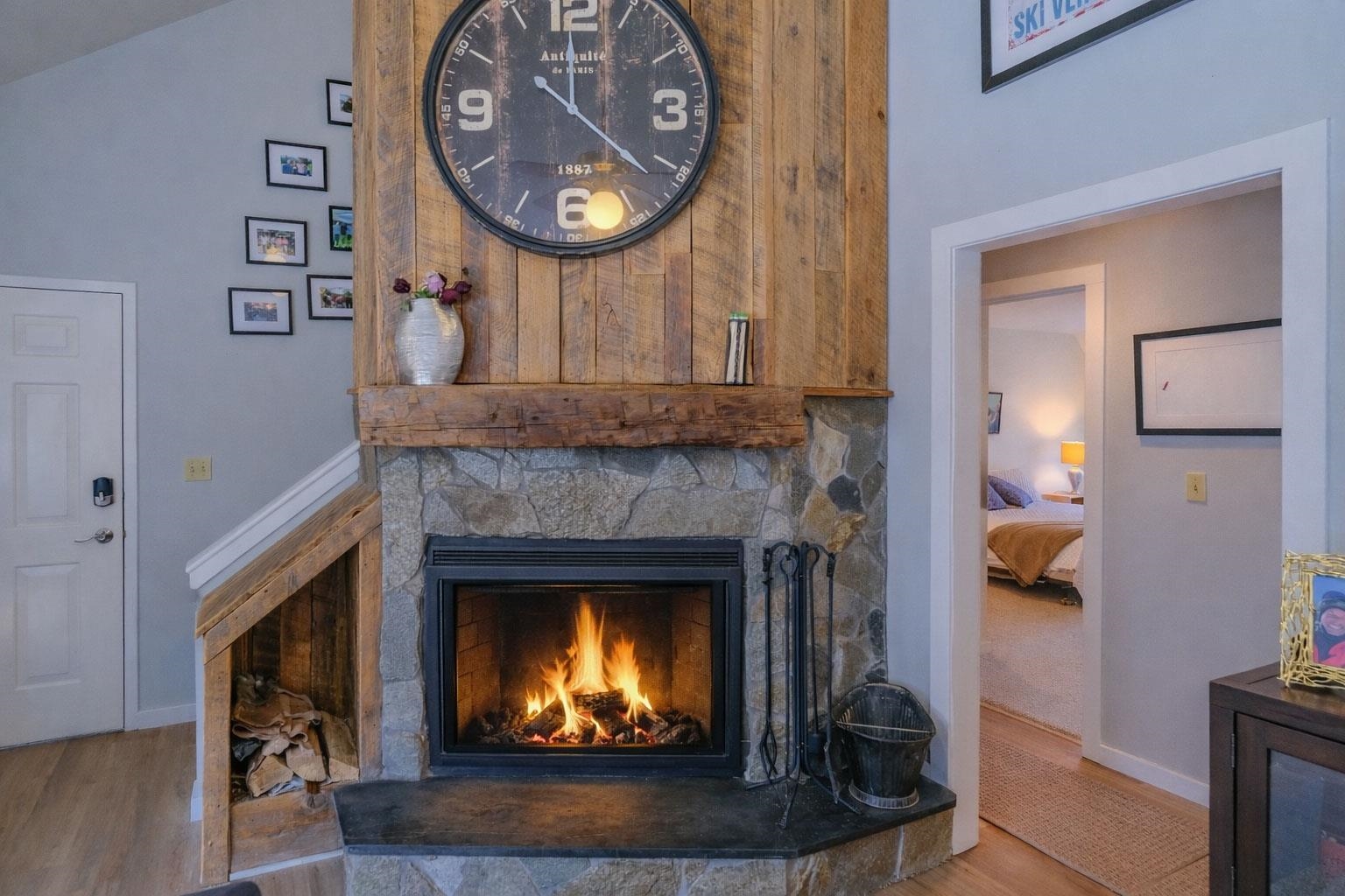 Wood burning fireplace 25472069