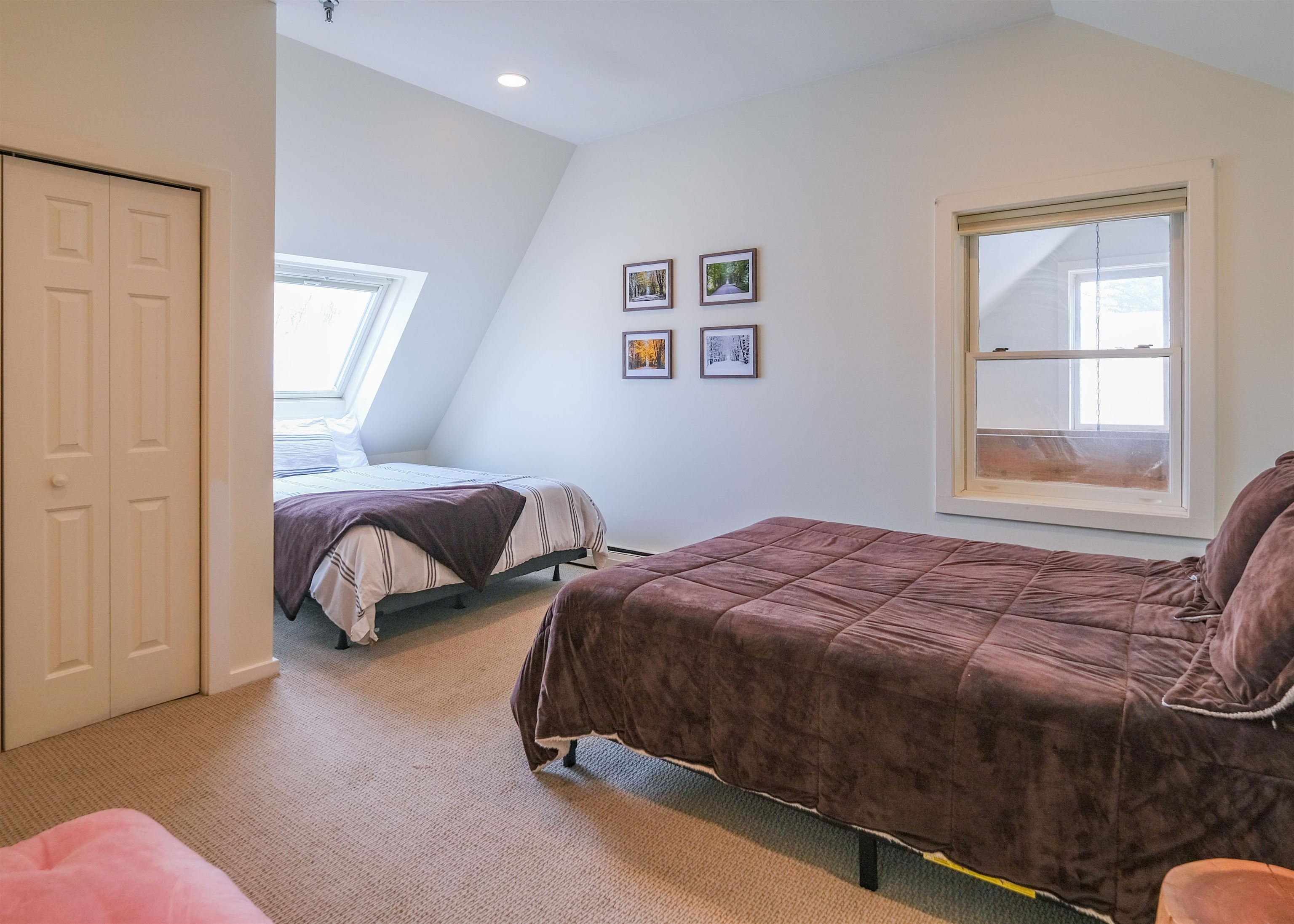 Bedroom on top floor 25472059