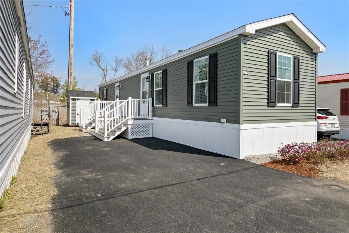 23 Brookwood Dr, Salem, NH 03079