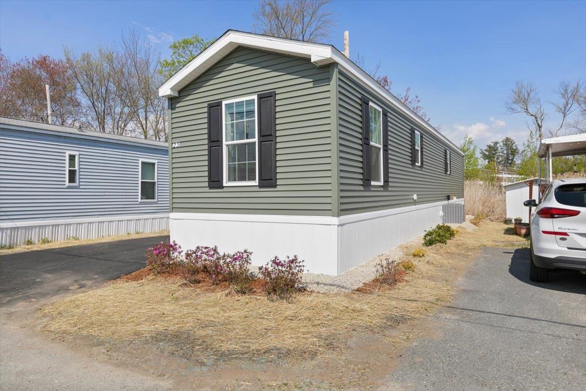 23 Brookwood Dr, Salem, NH 03079