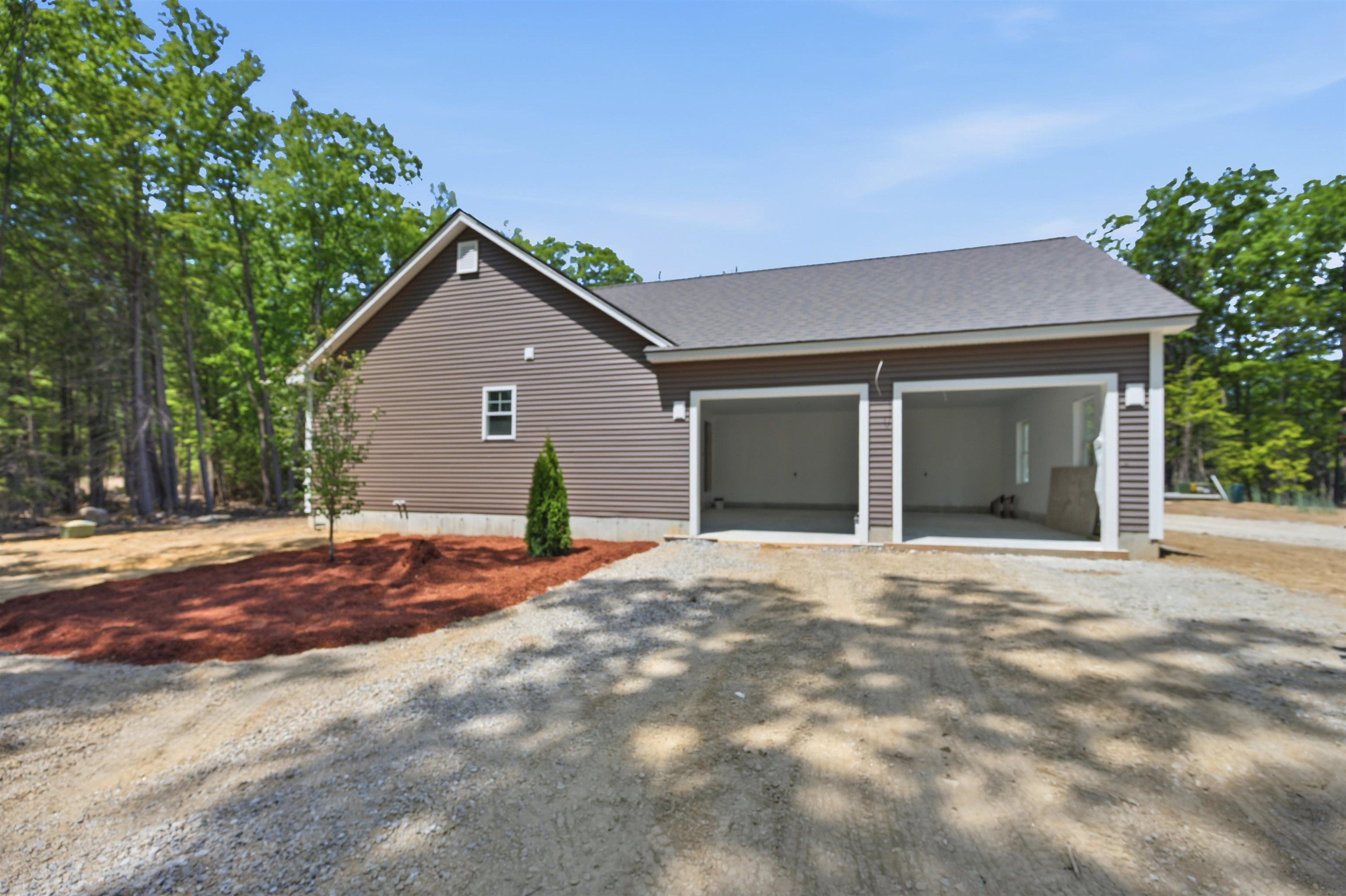 19 Bald Hill Rd, Raymond, NH 03077