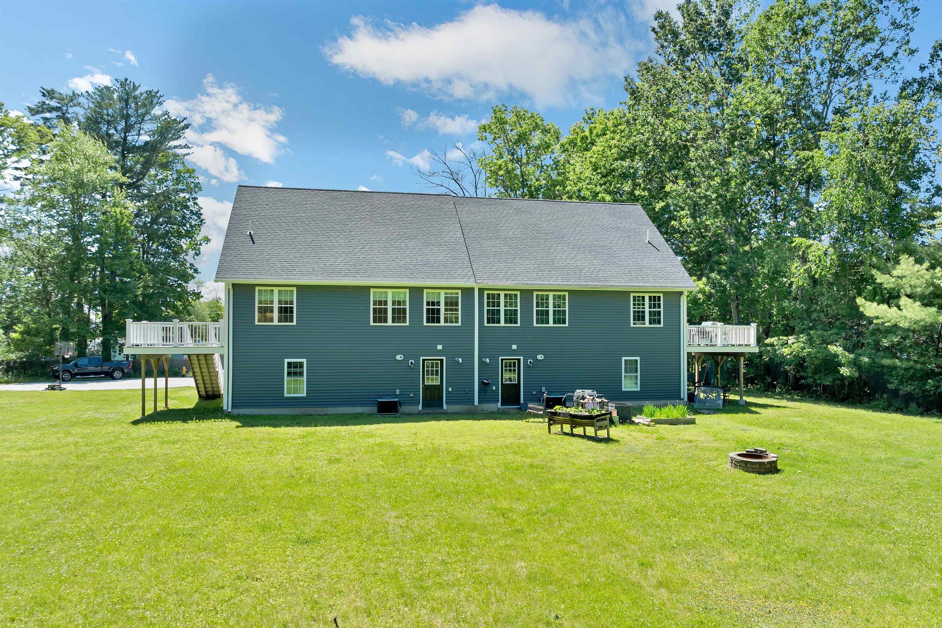 55 Park Ave #B, Salem, NH 03079