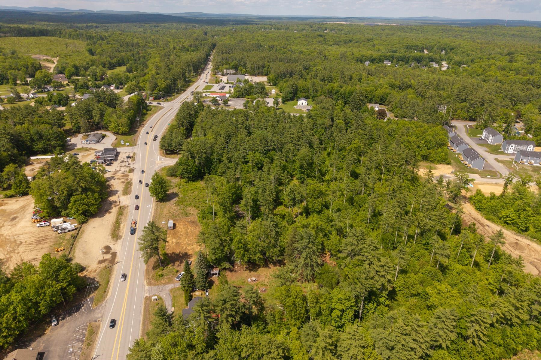 555 Calef Hw, Barrington, NH 03825